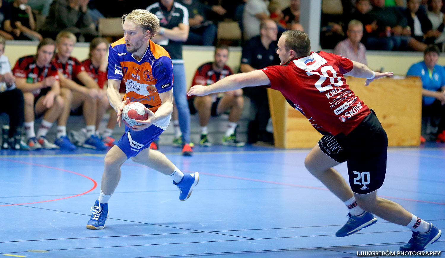 HK Country-LIF Lindesberg 22-26,herr,Skövde Idrottshall,Skövde,Sverige,Handboll,,2015,122658