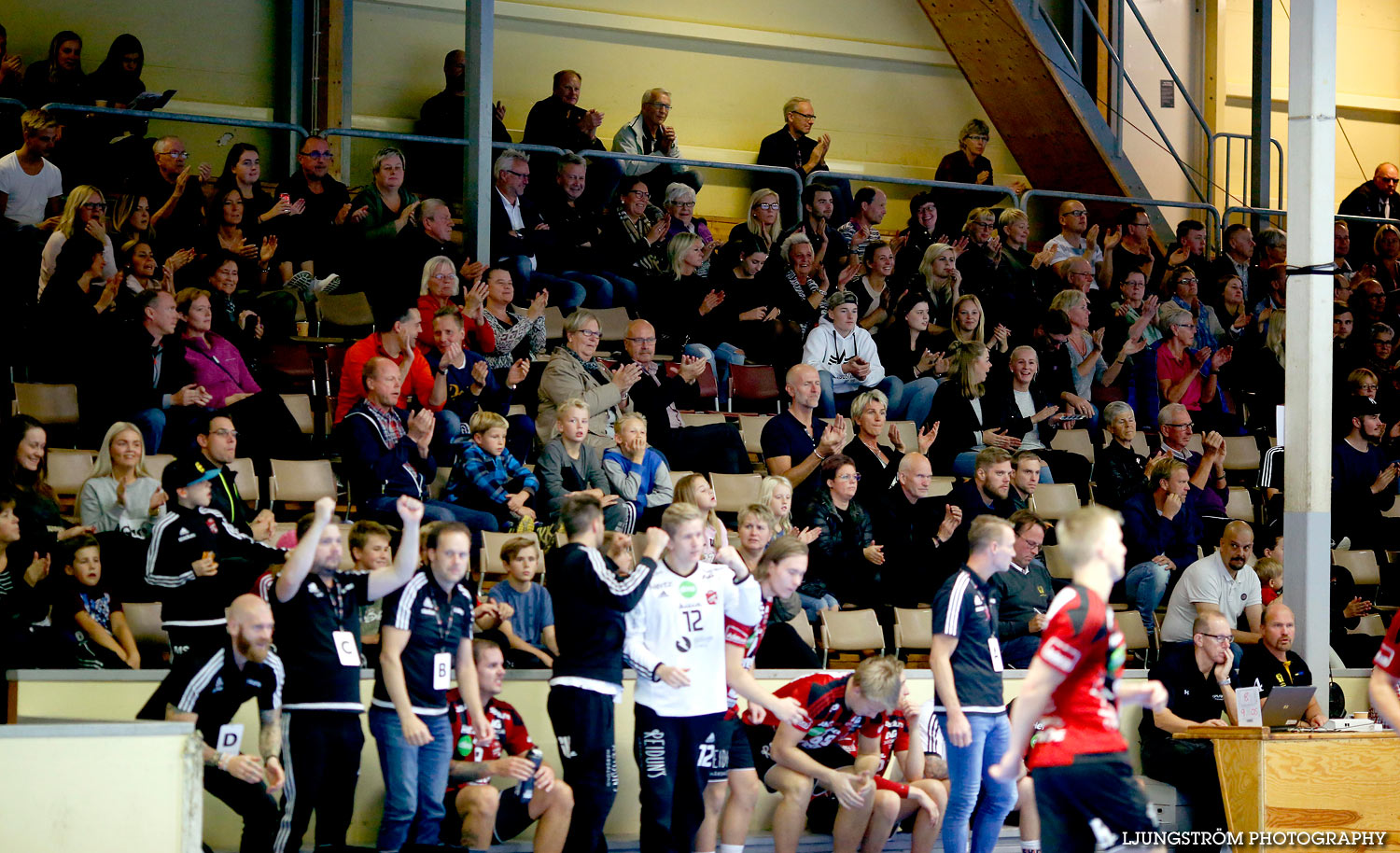 HK Country-LIF Lindesberg 22-26,herr,Skövde Idrottshall,Skövde,Sverige,Handboll,,2015,122675