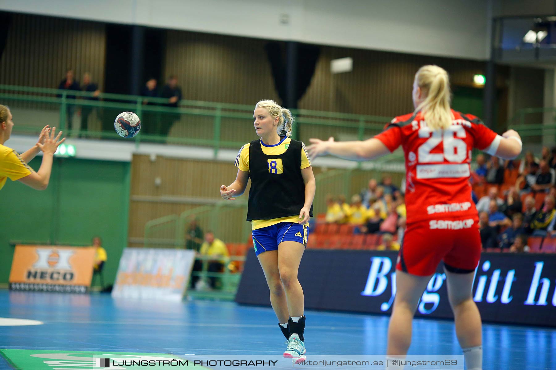 Landskamp Sverige-Island 32-24,dam,Arena Skövde,Skövde,Sverige,Handboll,,2014,151126