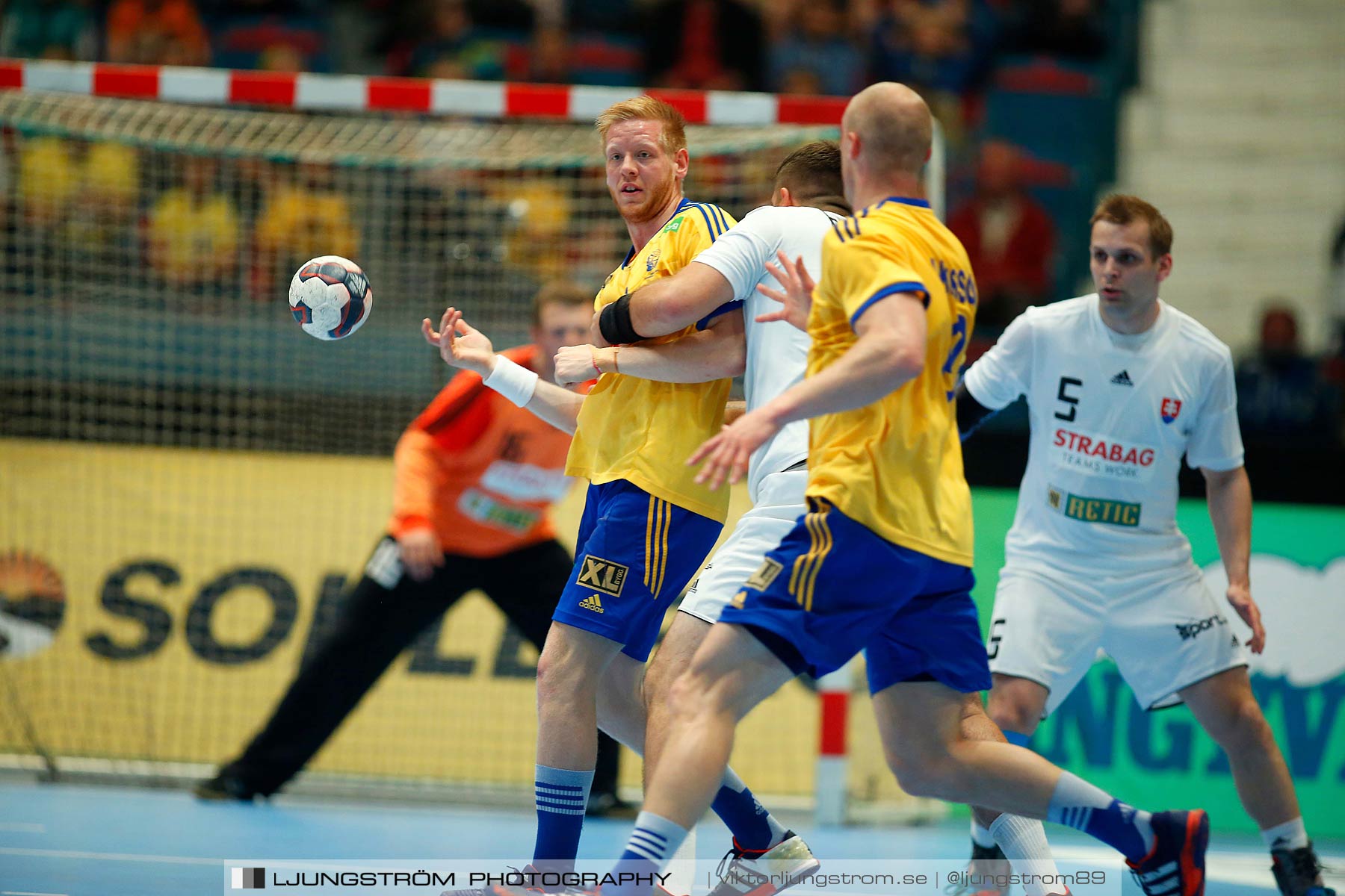 EM-kval Sverige-Slovakien 27-22,herr,Hovet,Stockholm,Sverige,Handboll,,2015,152300