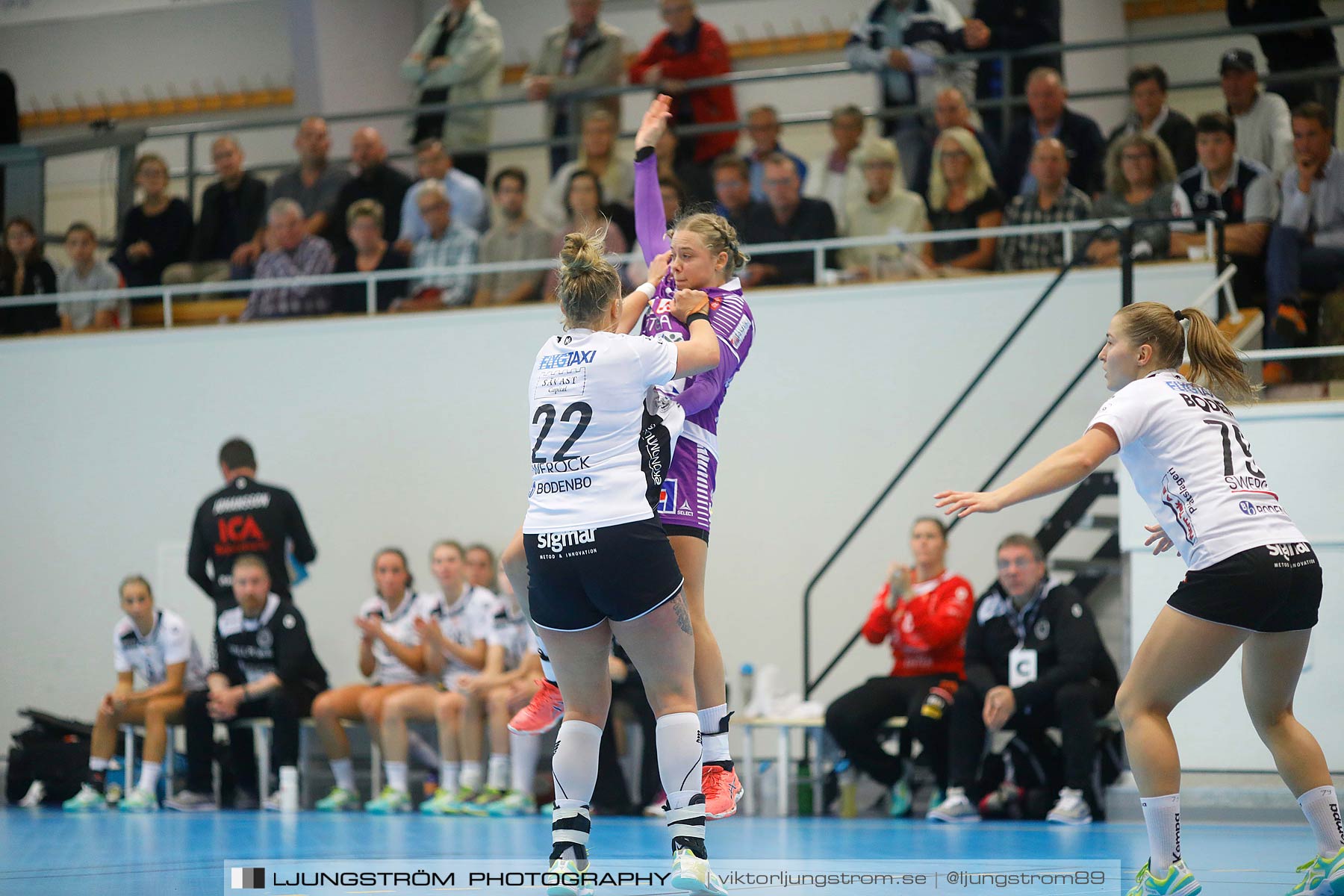 Skara HF-Boden Handboll IF 19-18,dam,Skara Idrottshall,Skara,Sverige,Handboll,,2017,153160