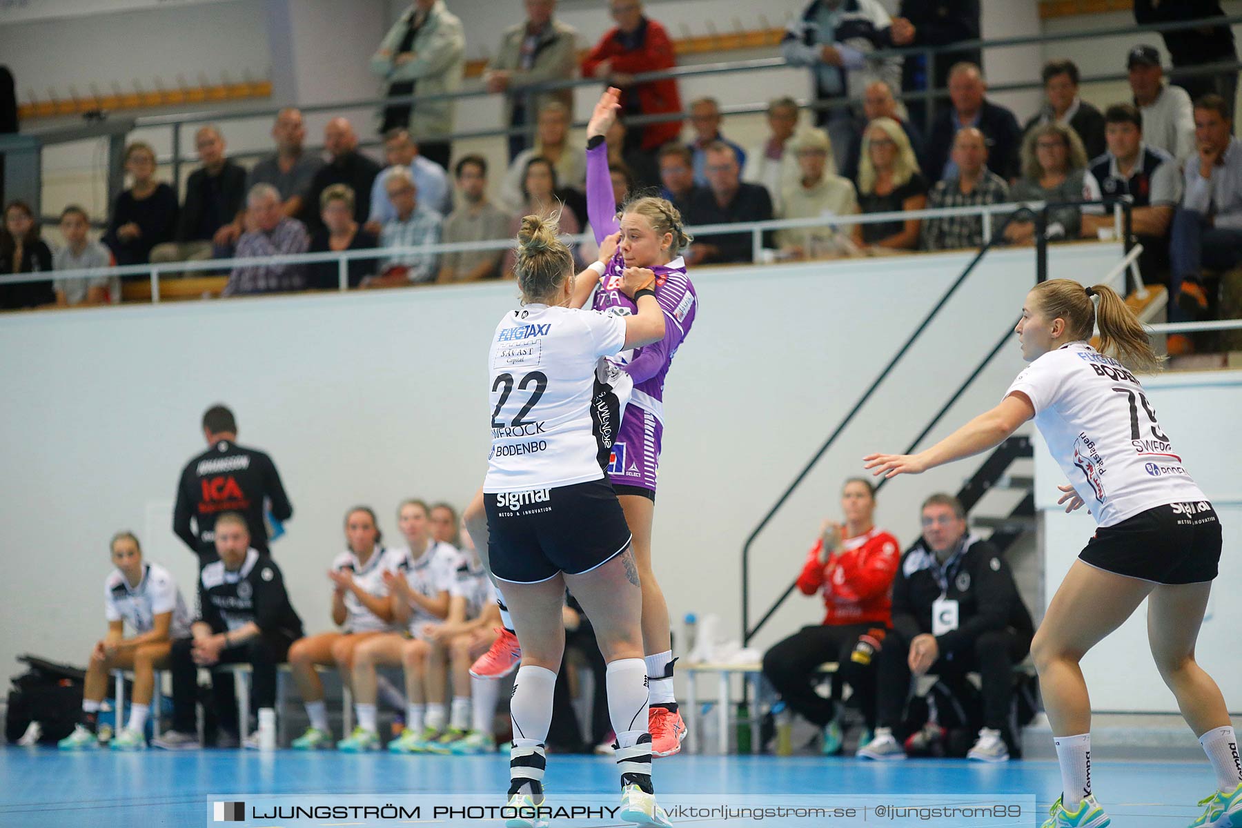 Skara HF-Boden Handboll IF 19-18,dam,Skara Idrottshall,Skara,Sverige,Handboll,,2017,153160