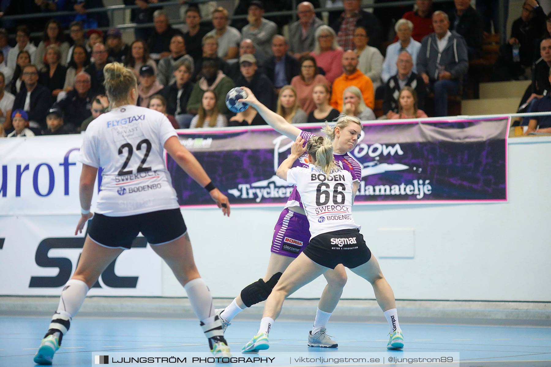 Skara HF-Boden Handboll IF 19-18,dam,Skara Idrottshall,Skara,Sverige,Handboll,,2017,153220