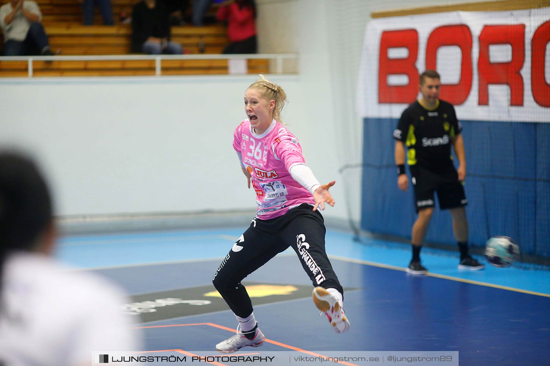 Skara HF-Boden Handboll IF 19-18,dam,Skara Idrottshall,Skara,Sverige,Handboll,,2017,153247