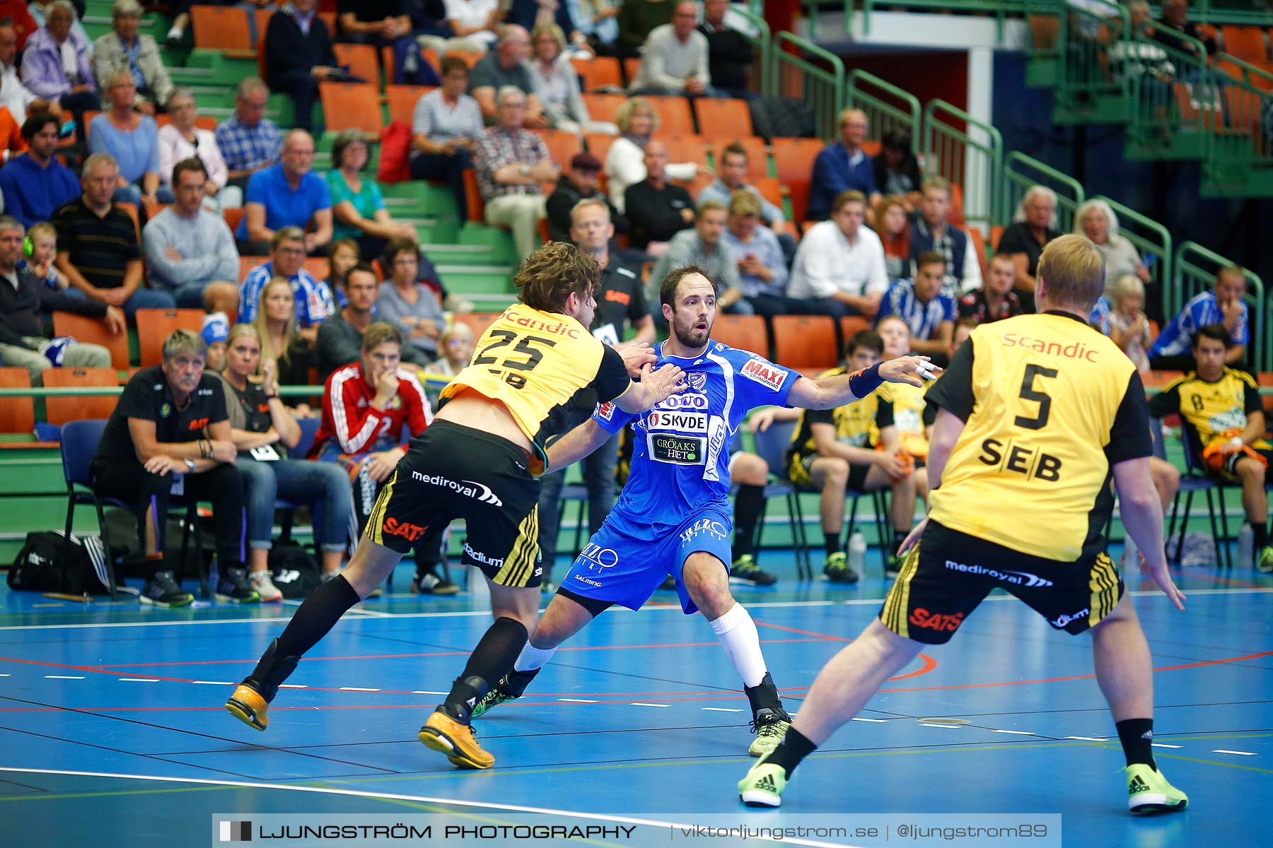 IFK Skövde HK-IK Sävehof 20-26,herr,Arena Skövde,Skövde,Sverige,Handboll,,2015,164902