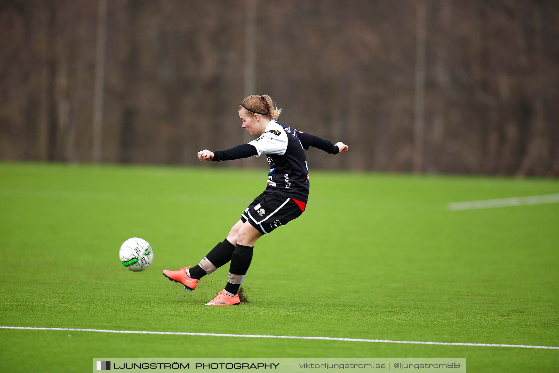 Skövde KIK-IK Rössö Uddevalla 0-5,dam,Lillegårdens IP,Skövde,Sverige,Fotboll,,2016,186266