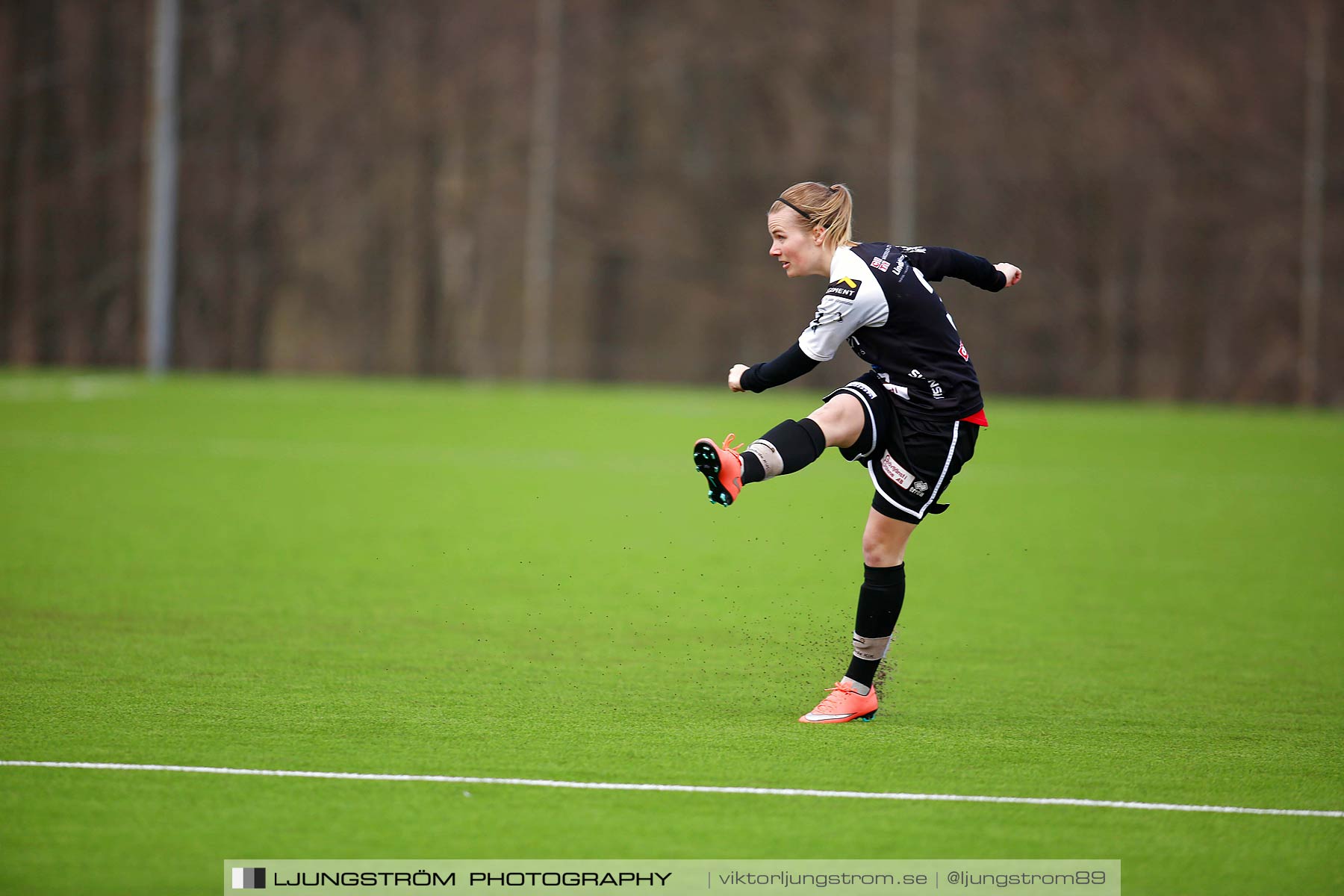 Skövde KIK-IK Rössö Uddevalla 0-5,dam,Lillegårdens IP,Skövde,Sverige,Fotboll,,2016,186267