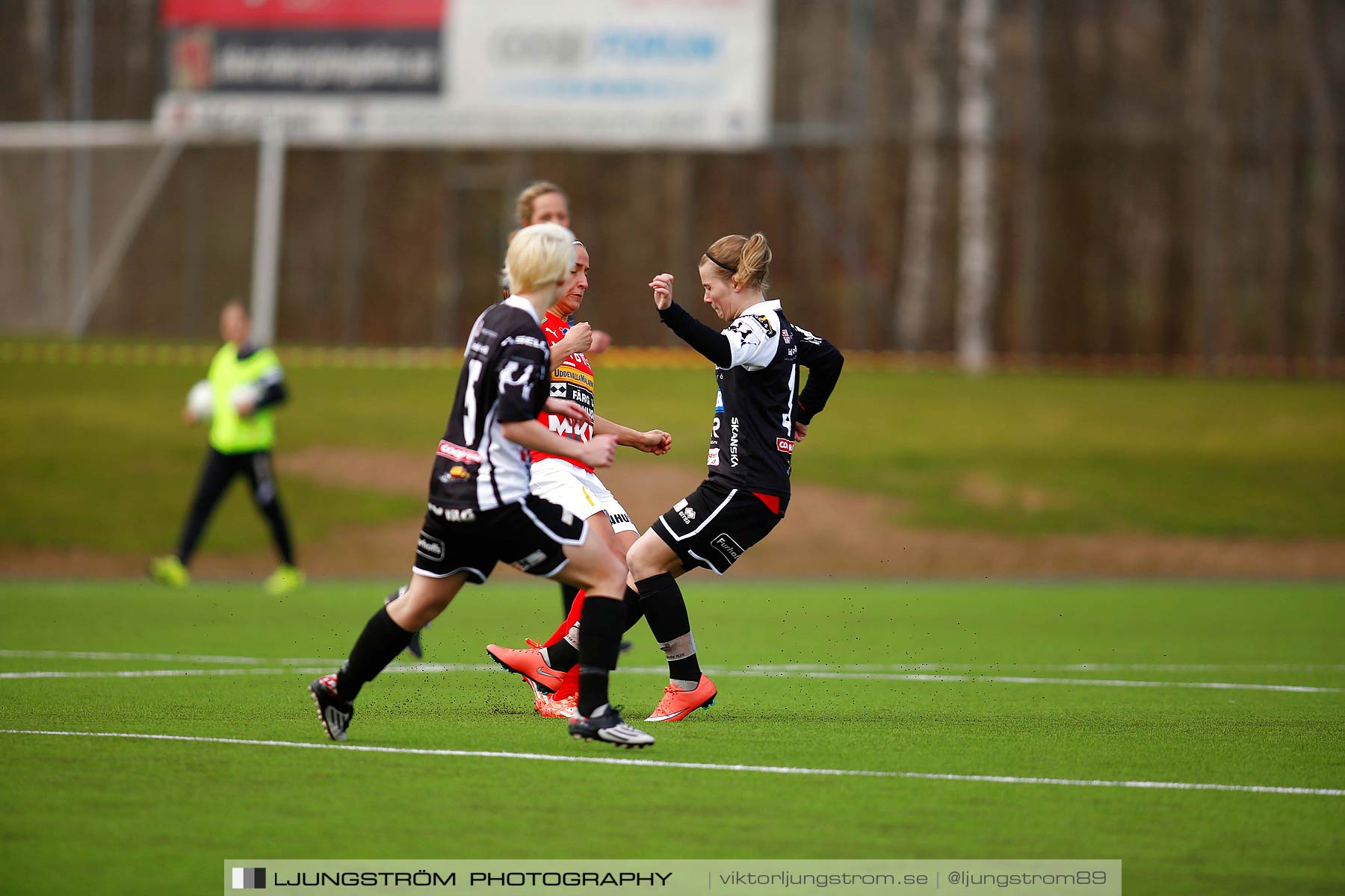 Skövde KIK-IK Rössö Uddevalla 0-5,dam,Lillegårdens IP,Skövde,Sverige,Fotboll,,2016,186297