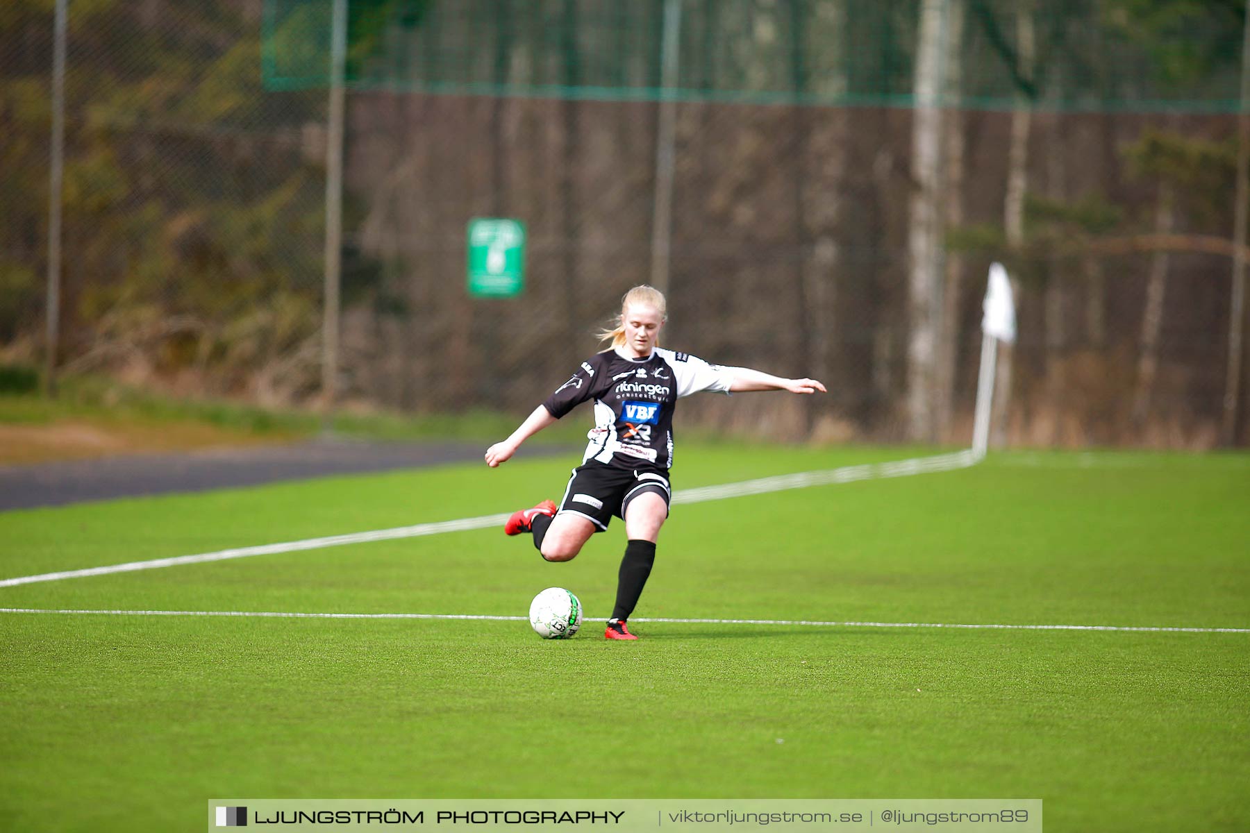 Skövde KIK-IK Rössö Uddevalla 0-5,dam,Lillegårdens IP,Skövde,Sverige,Fotboll,,2016,186644