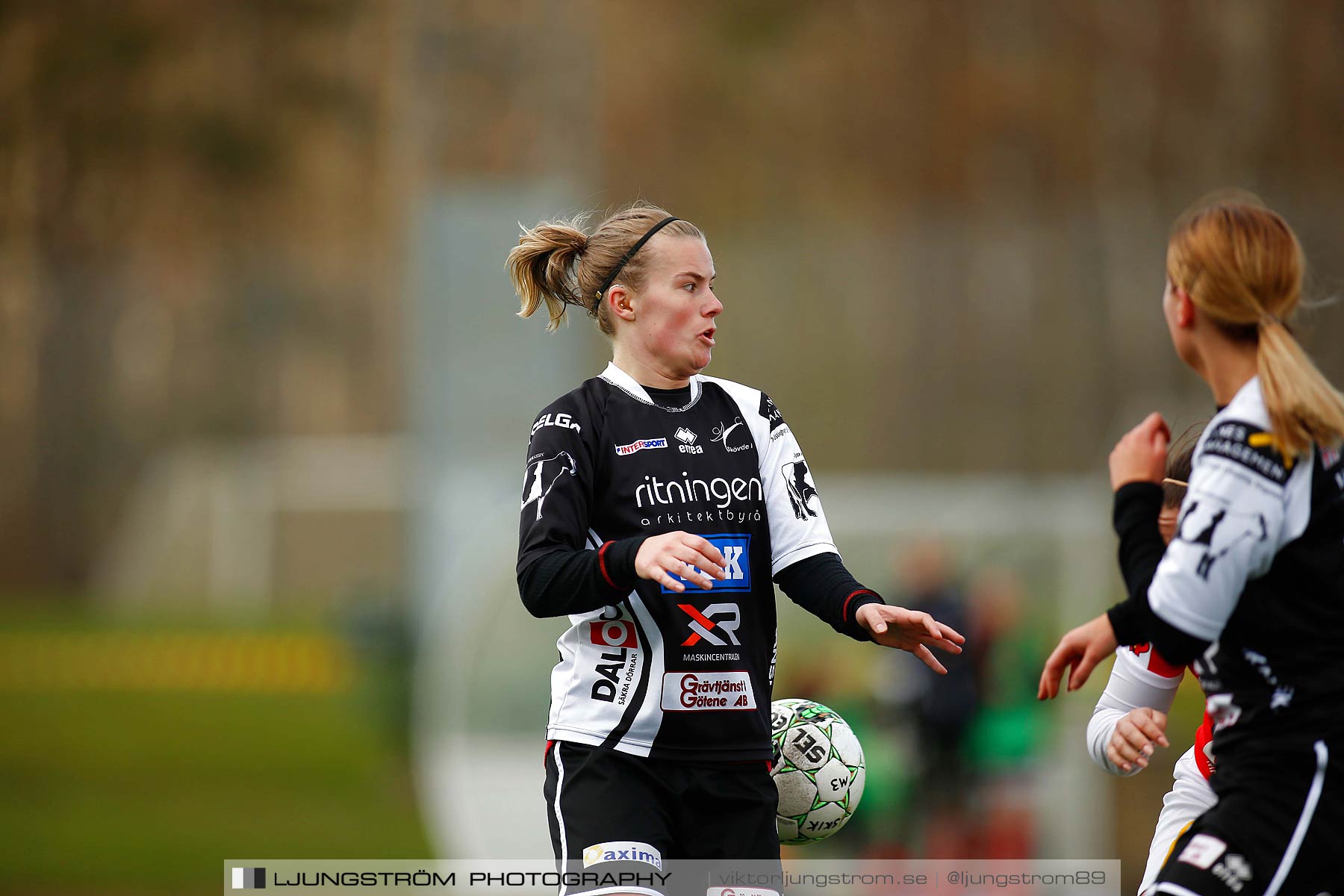 Skövde KIK-IK Rössö Uddevalla 0-5,dam,Lillegårdens IP,Skövde,Sverige,Fotboll,,2016,186893