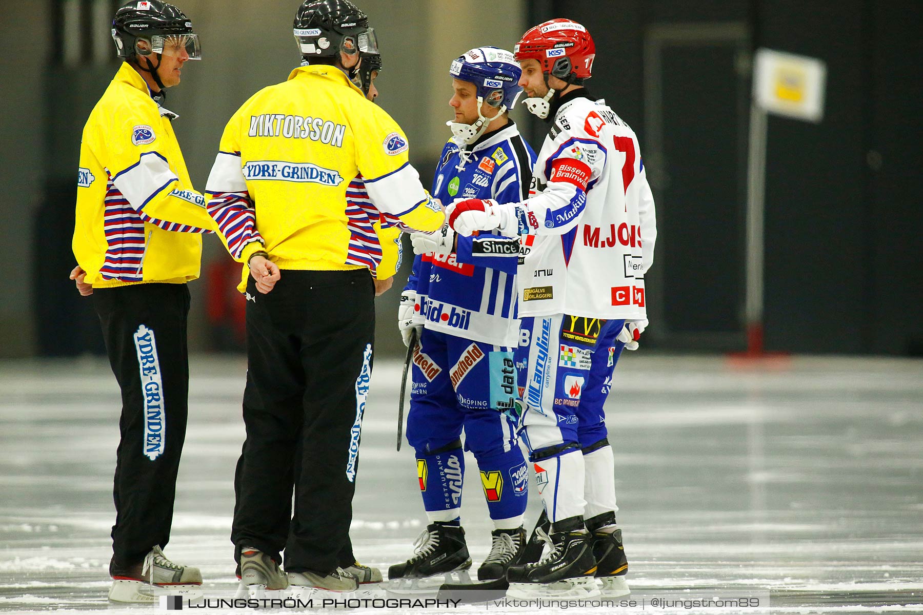 Villa Lidköping BK-IFK Kungälv 7-3,herr,Sparbanken Lidköping Arena,Lidköping,Sverige,Bandy,,2015,187184