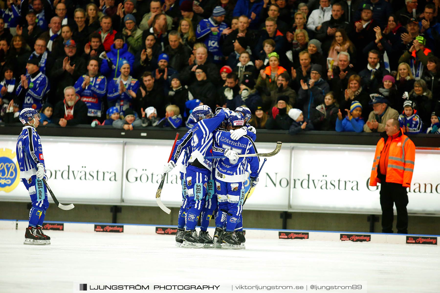 Villa Lidköping BK-IFK Kungälv 7-3,herr,Sparbanken Lidköping Arena,Lidköping,Sverige,Bandy,,2015,187618