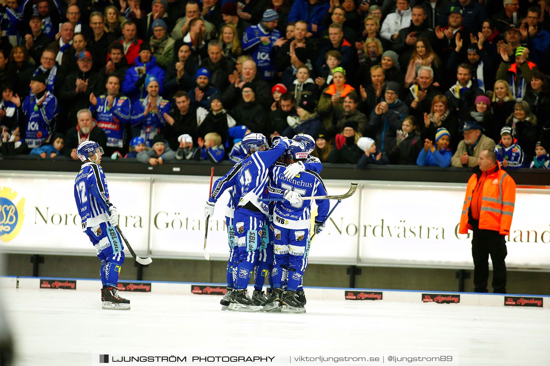 Villa Lidköping BK-IFK Kungälv 7-3,herr,Sparbanken Lidköping Arena,Lidköping,Sverige,Bandy,,2015,187619