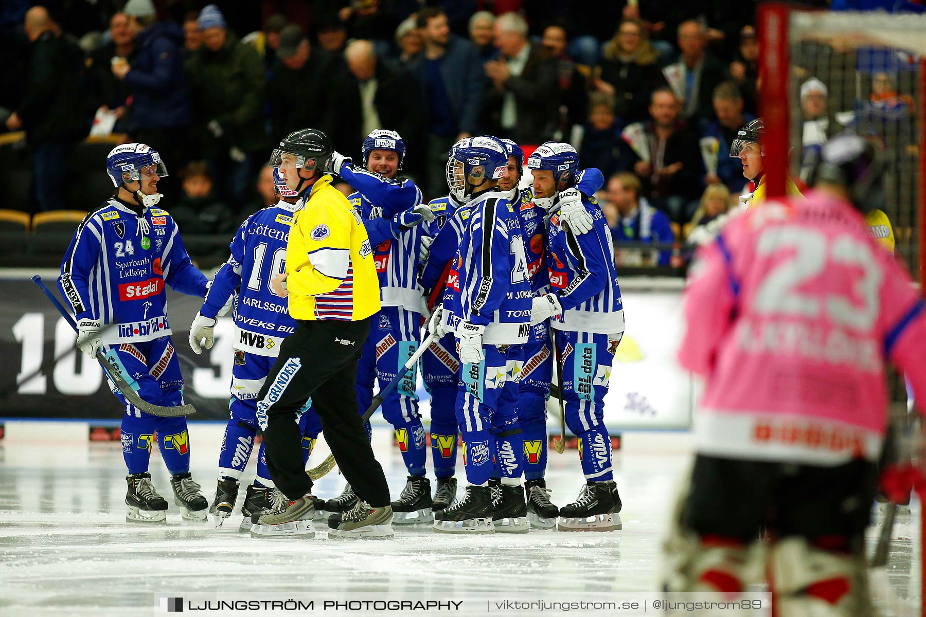 Villa Lidköping BK-IFK Kungälv 7-3,herr,Sparbanken Lidköping Arena,Lidköping,Sverige,Bandy,,2015,188023