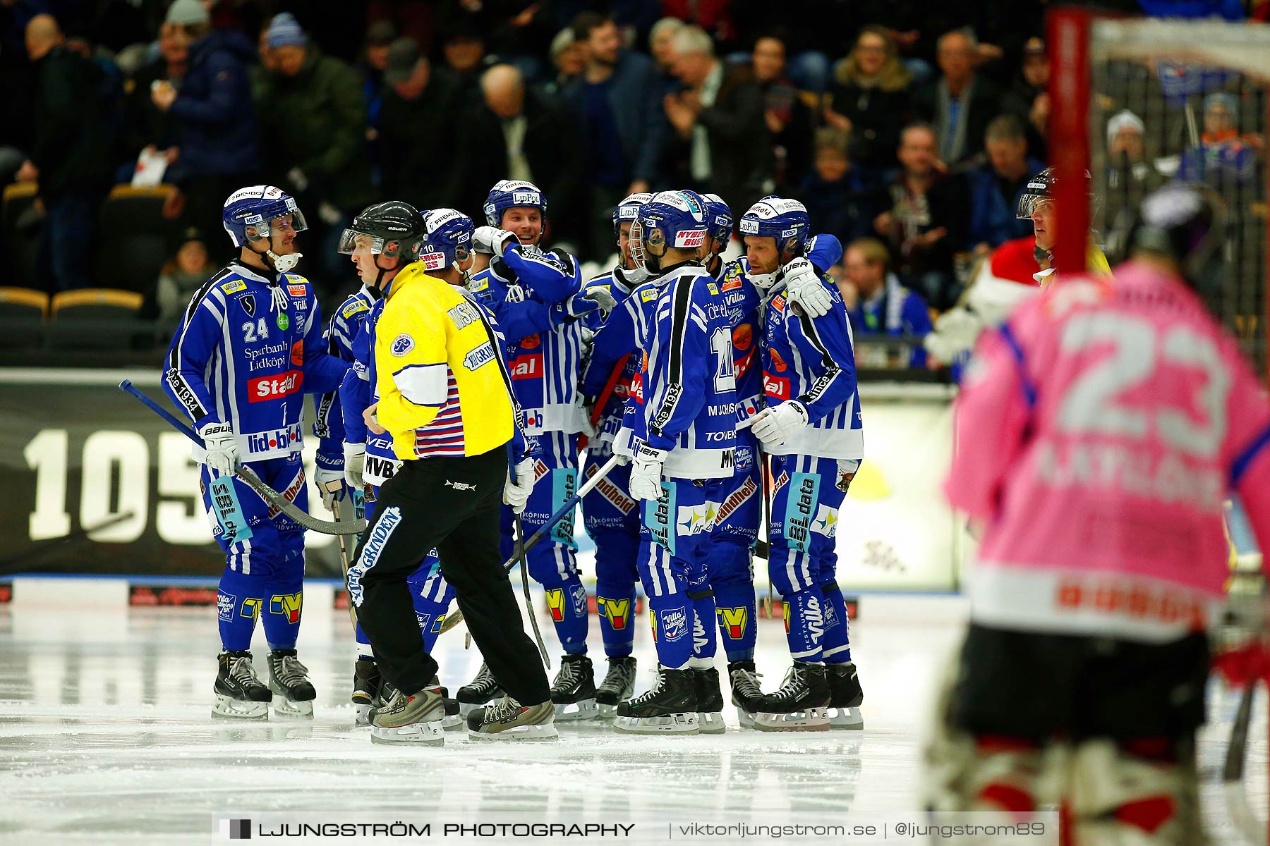 Villa Lidköping BK-IFK Kungälv 7-3,herr,Sparbanken Lidköping Arena,Lidköping,Sverige,Bandy,,2015,188024