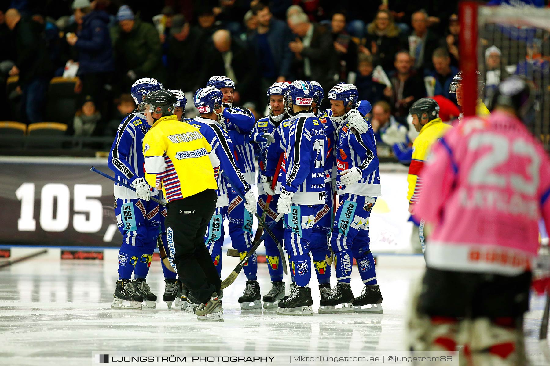 Villa Lidköping BK-IFK Kungälv 7-3,herr,Sparbanken Lidköping Arena,Lidköping,Sverige,Bandy,,2015,188025