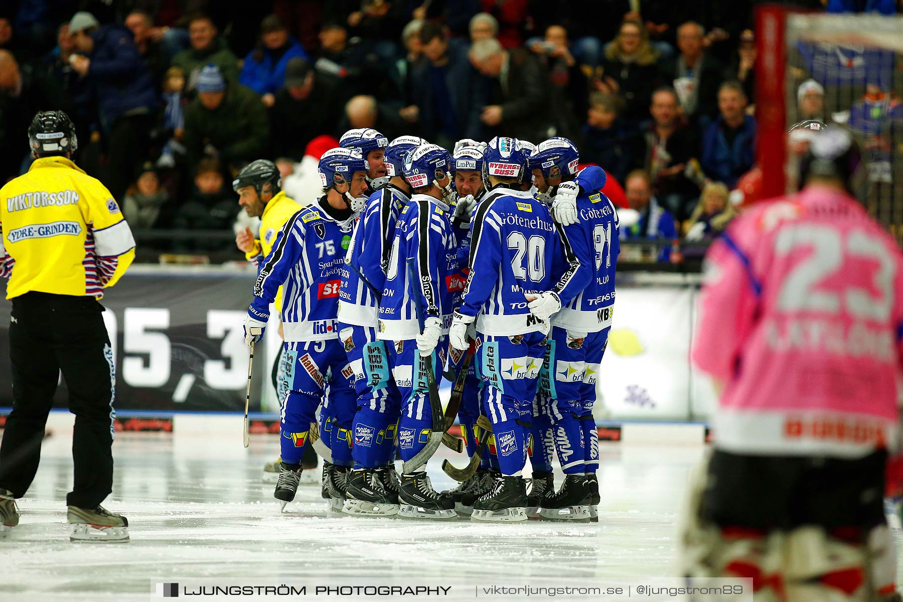 Villa Lidköping BK-IFK Kungälv 7-3,herr,Sparbanken Lidköping Arena,Lidköping,Sverige,Bandy,,2015,188029