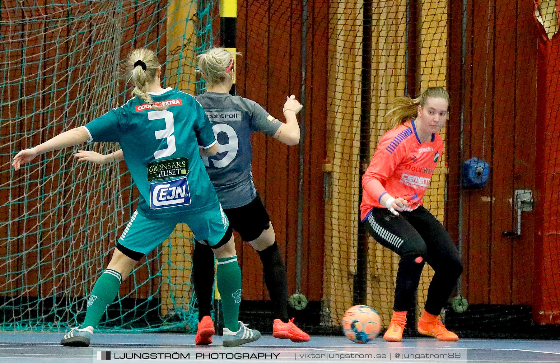 Dina-cupen 2020 1/2-final Falköping Futsal Club-Våmbs IF 2 2-0,dam,Idrottshallen,Töreboda,Sverige,Futsal,,2020,229711