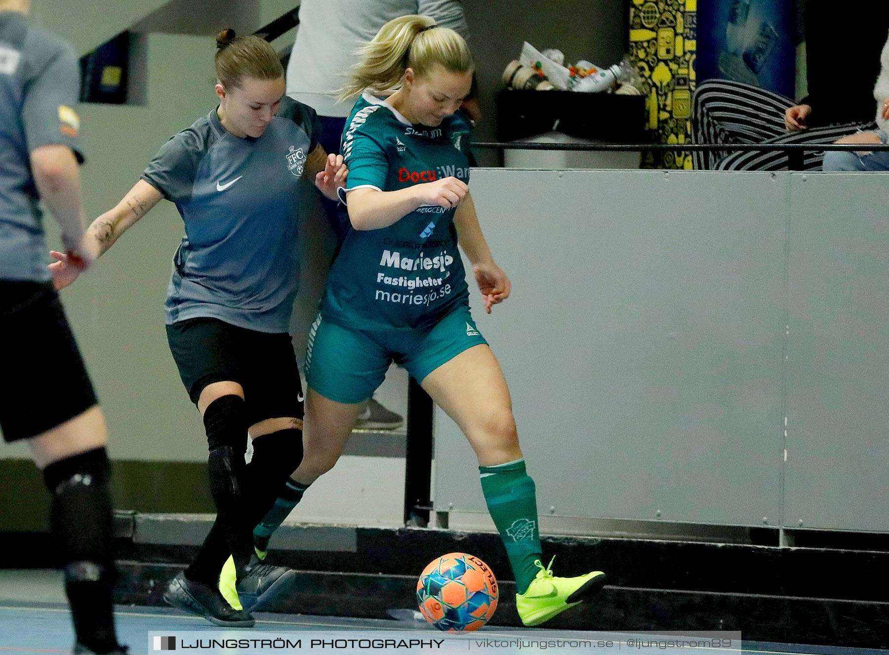 Dina-cupen 2020 1/2-final Falköping Futsal Club-Våmbs IF 2 2-0,dam,Idrottshallen,Töreboda,Sverige,Futsal,,2020,229713