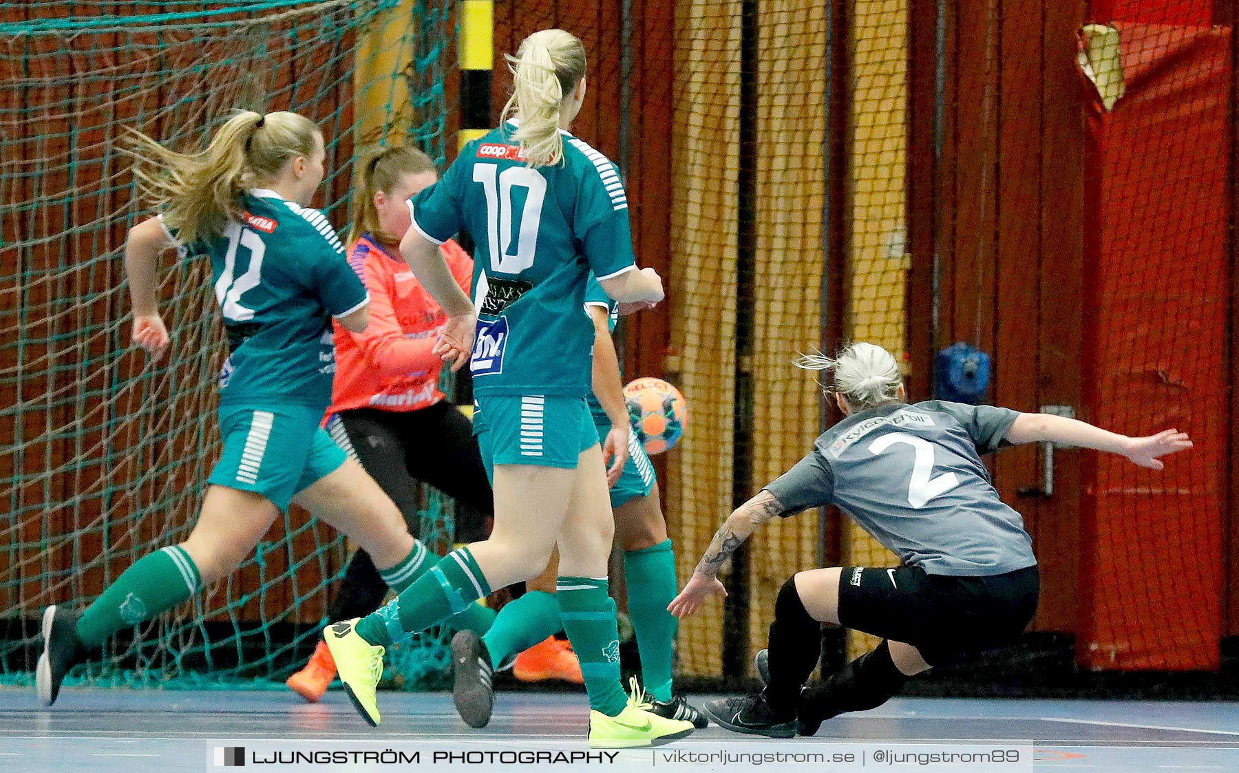 Dina-cupen 2020 1/2-final Falköping Futsal Club-Våmbs IF 2 2-0,dam,Idrottshallen,Töreboda,Sverige,Futsal,,2020,229715