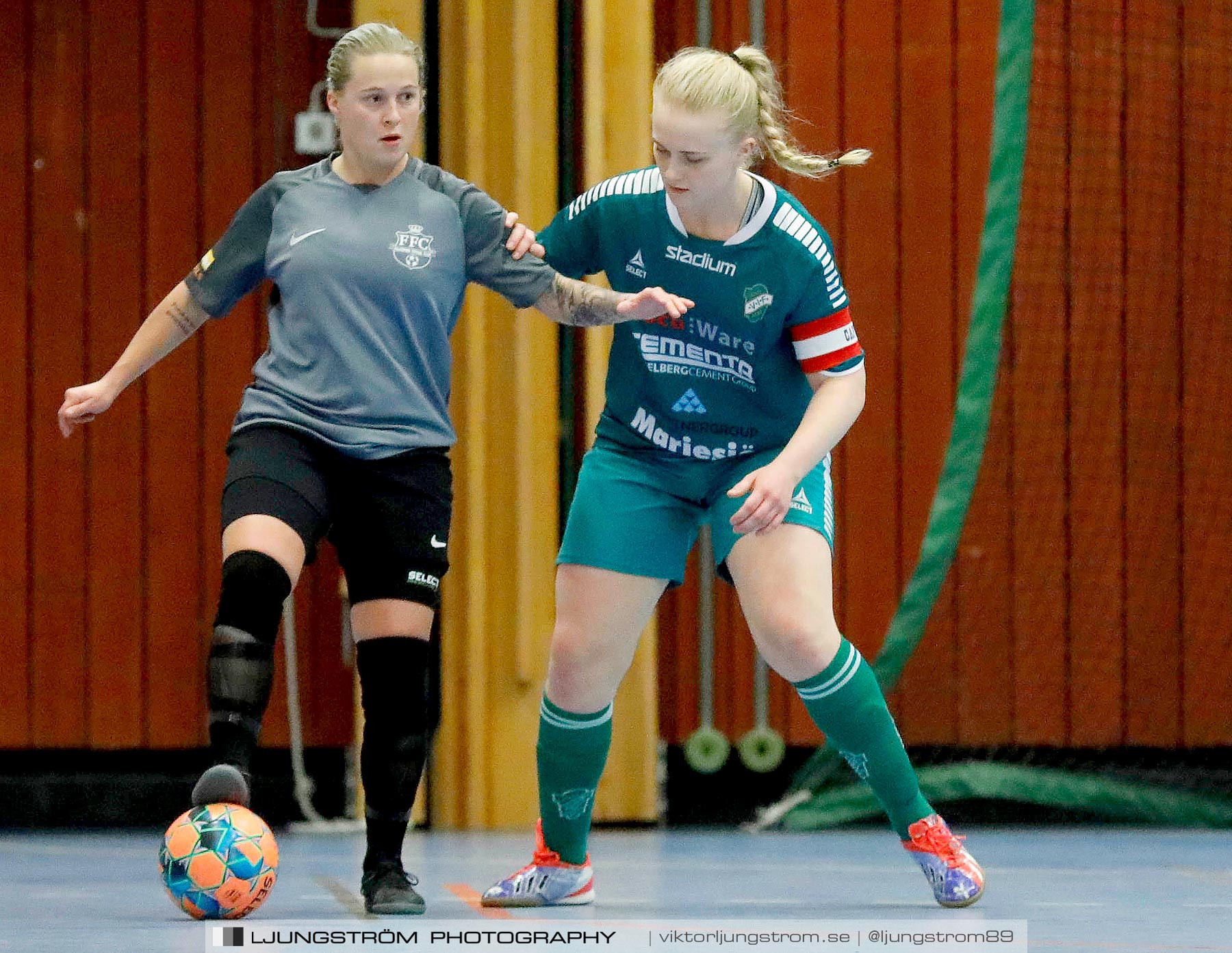 Dina-cupen 2020 1/2-final Falköping Futsal Club-Våmbs IF 2 2-0,dam,Idrottshallen,Töreboda,Sverige,Futsal,,2020,229720