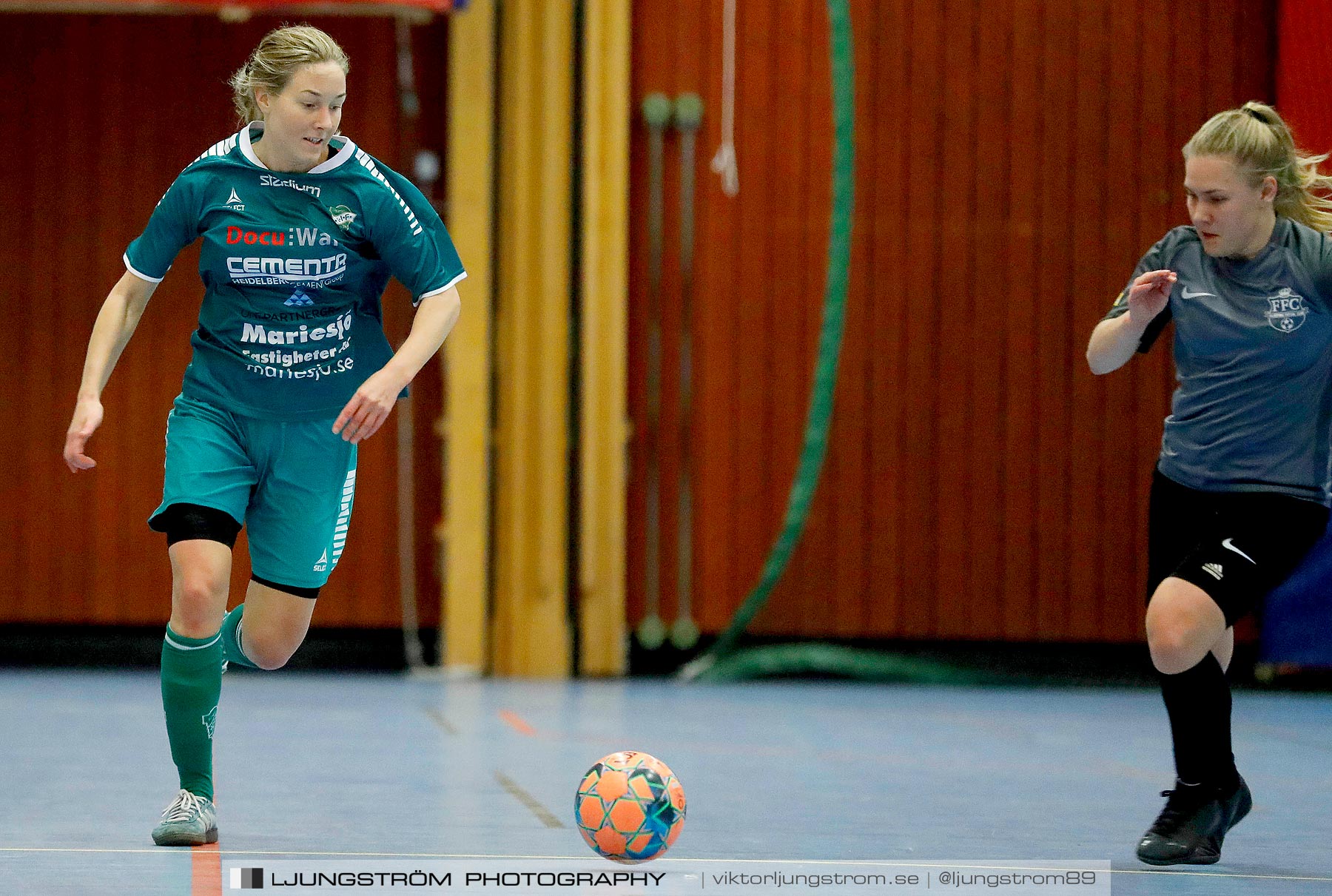 Dina-cupen 2020 1/2-final Falköping Futsal Club-Våmbs IF 2 2-0,dam,Idrottshallen,Töreboda,Sverige,Futsal,,2020,229738