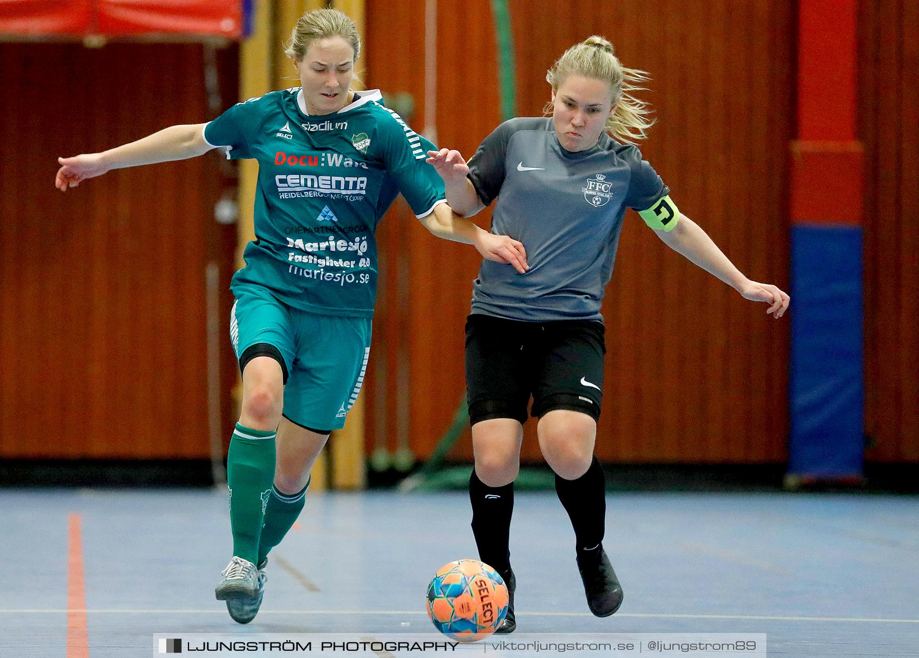 Dina-cupen 2020 1/2-final Falköping Futsal Club-Våmbs IF 2 2-0,dam,Idrottshallen,Töreboda,Sverige,Futsal,,2020,229739