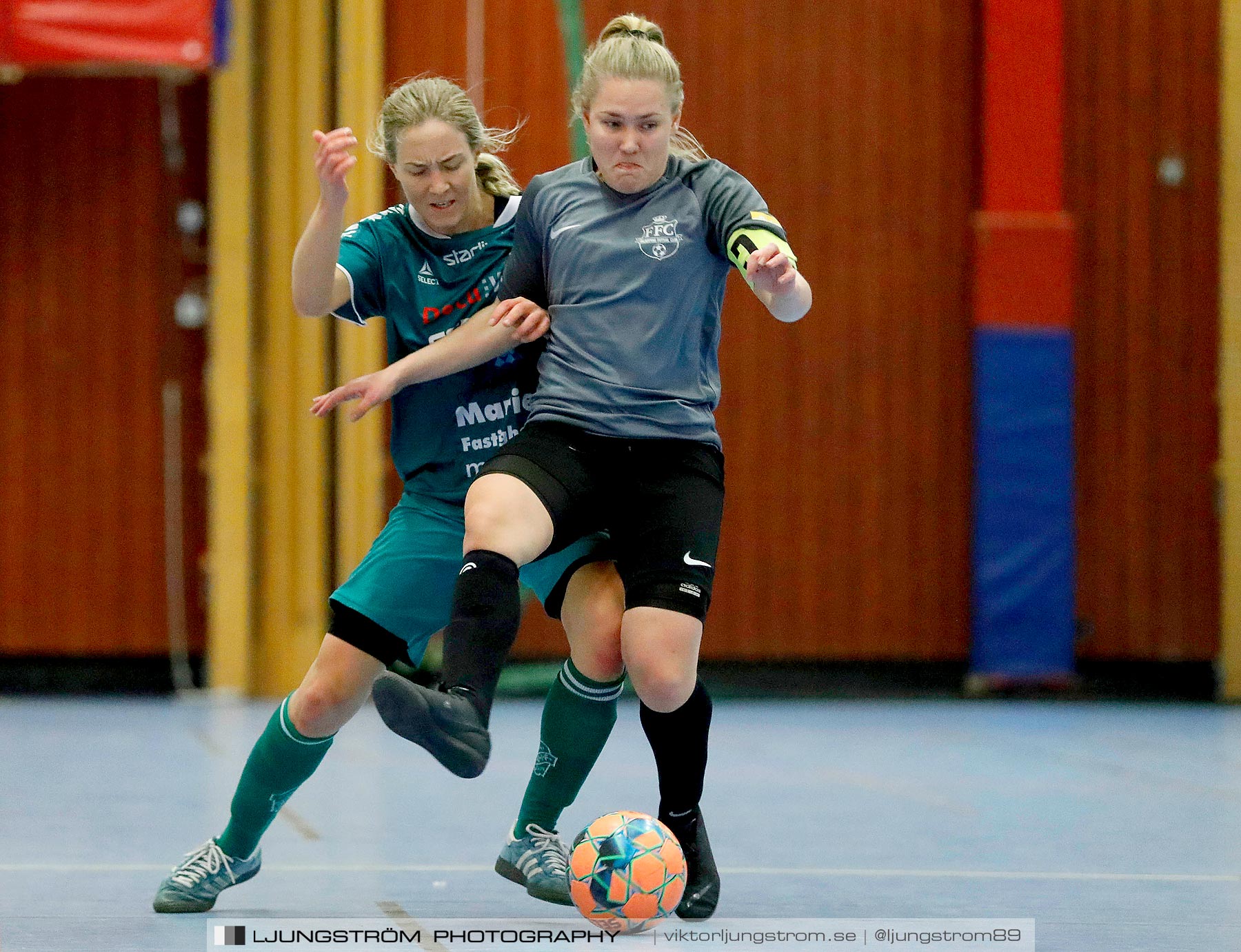 Dina-cupen 2020 1/2-final Falköping Futsal Club-Våmbs IF 2 2-0,dam,Idrottshallen,Töreboda,Sverige,Futsal,,2020,229740