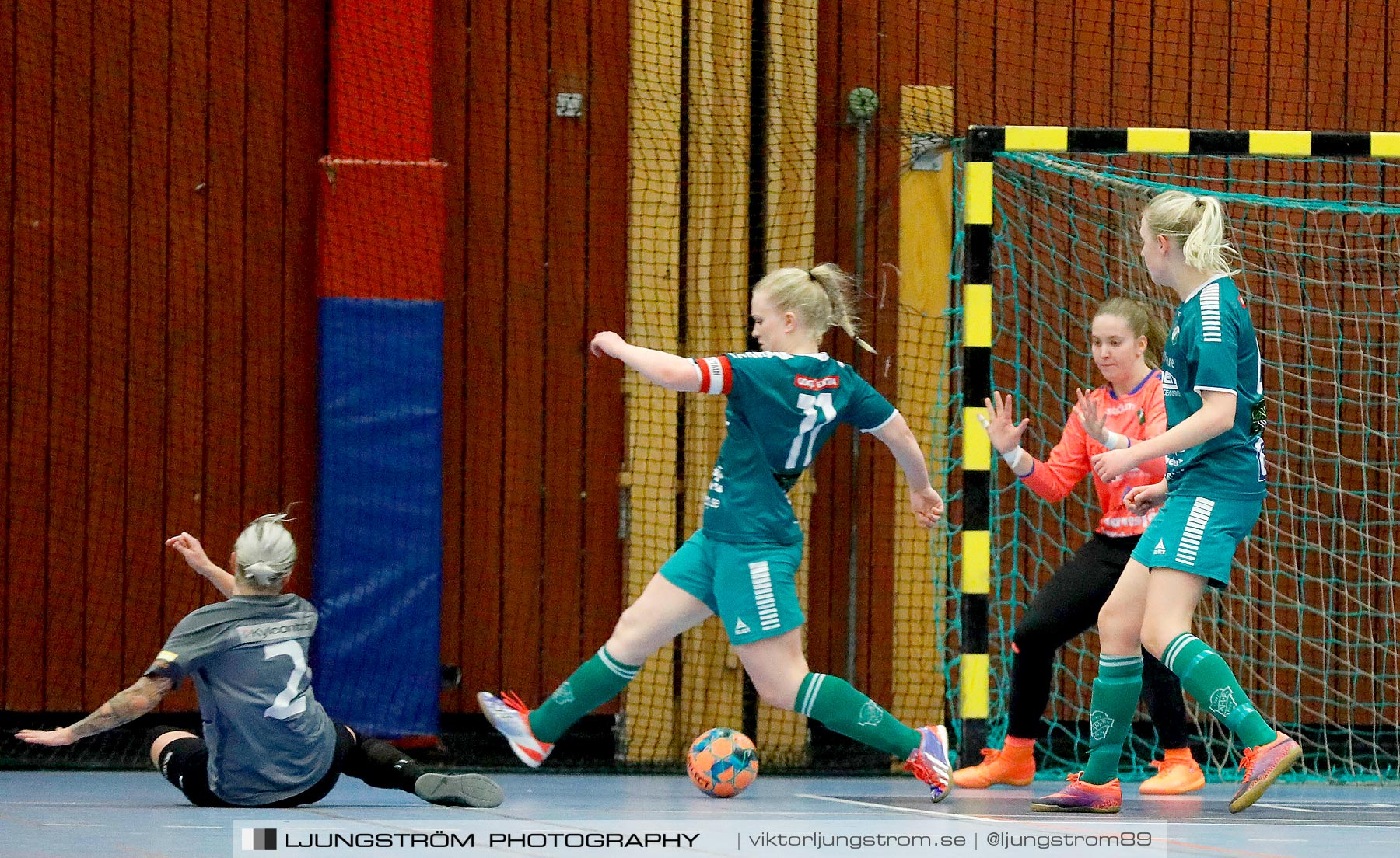 Dina-cupen 2020 1/2-final Falköping Futsal Club-Våmbs IF 2 2-0,dam,Idrottshallen,Töreboda,Sverige,Futsal,,2020,229747