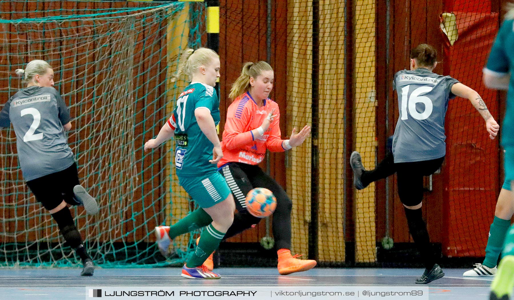 Dina-cupen 2020 1/2-final Falköping Futsal Club-Våmbs IF 2 2-0,dam,Idrottshallen,Töreboda,Sverige,Futsal,,2020,229755