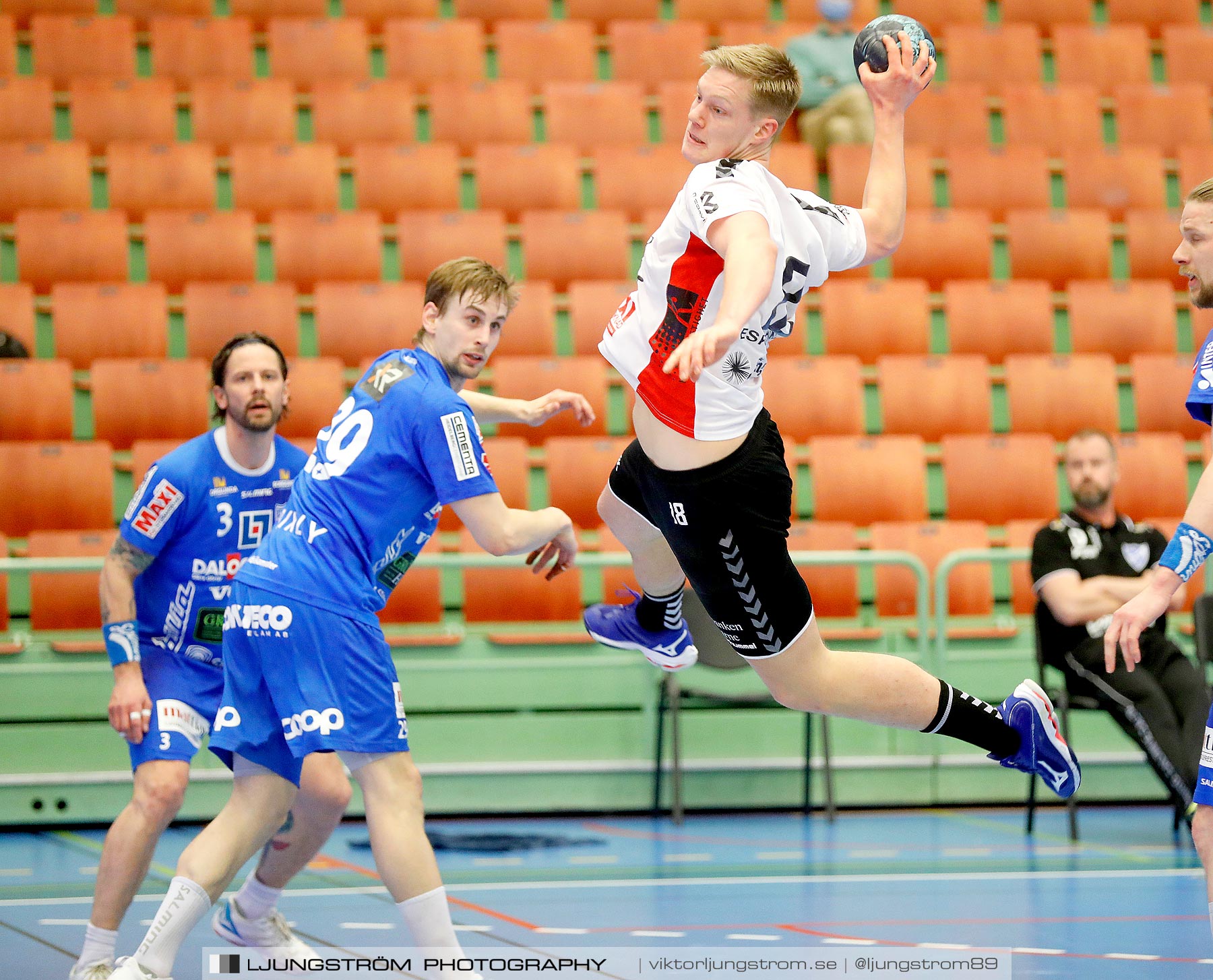 IFK Skövde HK-Eskilstuna Guif IF 27-27,herr,Arena Skövde,Skövde,Sverige,Handboll,,2021,255066