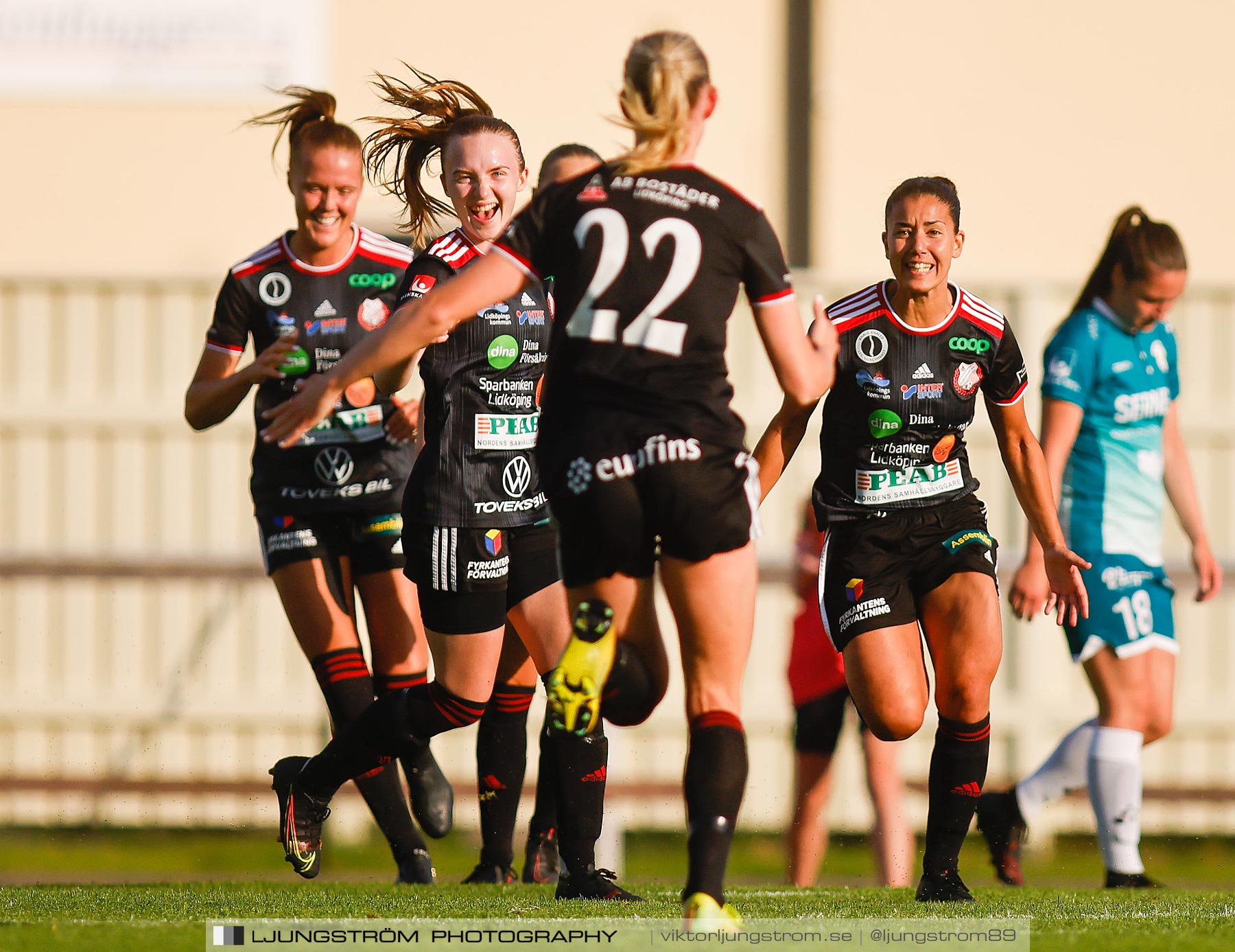 Lidköpings FK-Alingsås FC United 2-1,dam,Framnäs IP,Lidköping,Sverige,Fotboll,,2021,262052