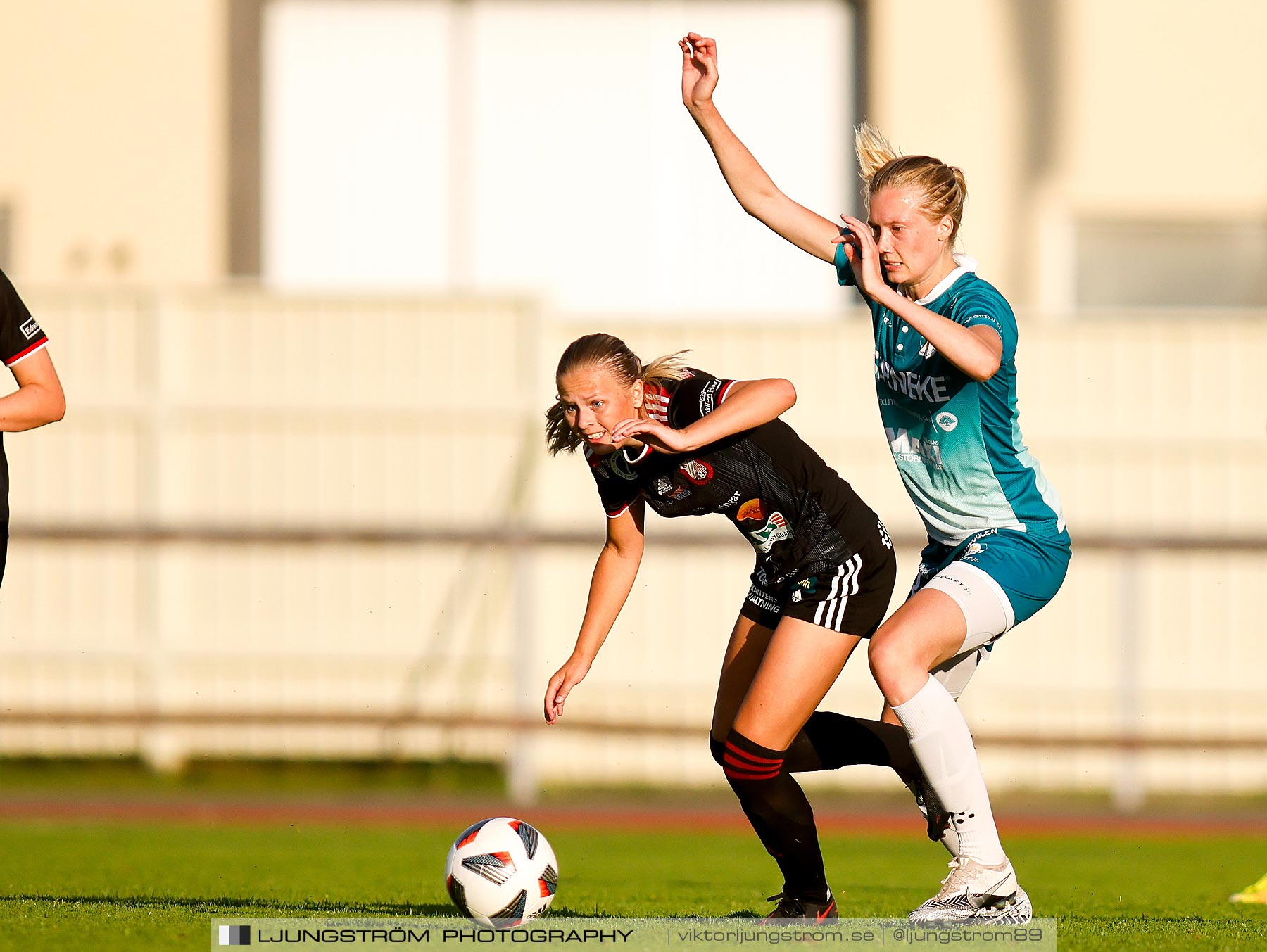 Lidköpings FK-Alingsås FC United 2-1,dam,Framnäs IP,Lidköping,Sverige,Fotboll,,2021,262134