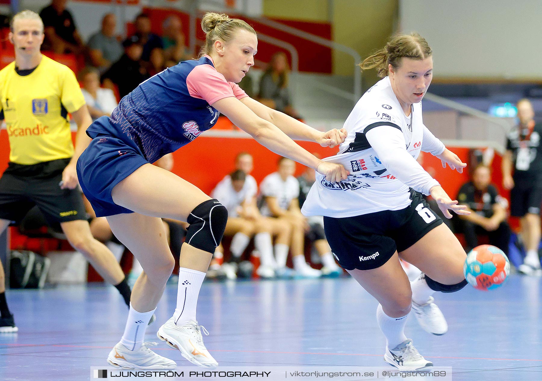 Annliz Cup Superelit Neptunes de Nantes-VästeråsIrsta HF 35-39,dam,Skövde Idrottshall,Skövde,Sverige,Handboll,,2021,264445