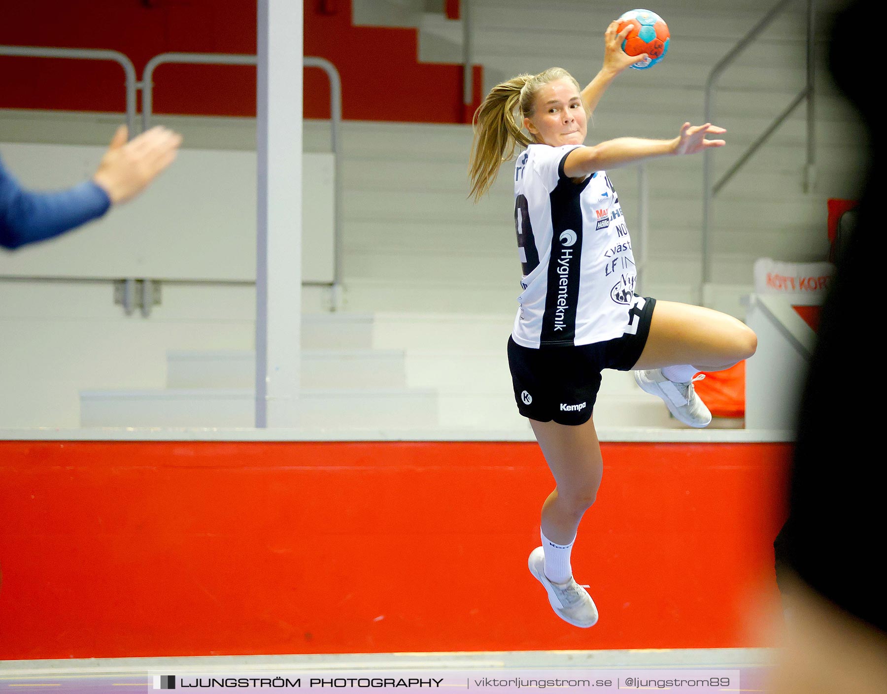 Annliz Cup Superelit Neptunes de Nantes-VästeråsIrsta HF 35-39,dam,Skövde Idrottshall,Skövde,Sverige,Handboll,,2021,264451