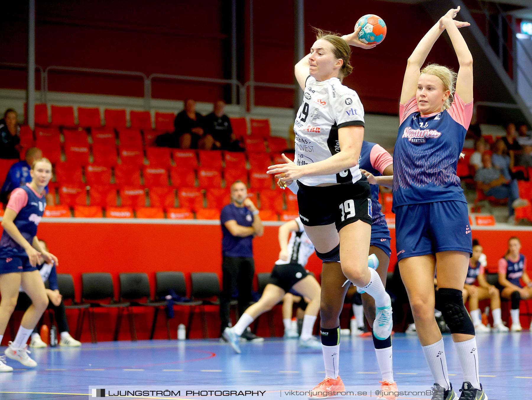 Annliz Cup Superelit Neptunes de Nantes-VästeråsIrsta HF 35-39,dam,Skövde Idrottshall,Skövde,Sverige,Handboll,,2021,264454