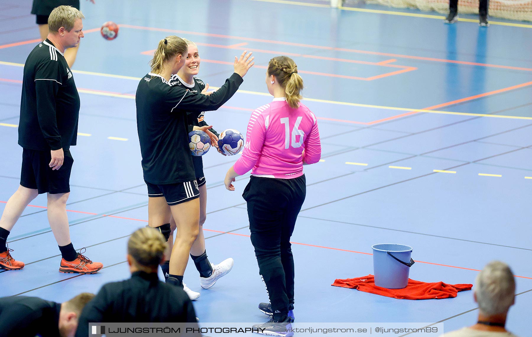 Annliz Cup Superelit Skara HF-Ajax København 11-16,dam,Skövde Idrottshall,Skövde,Sverige,Handboll,,2021,264616