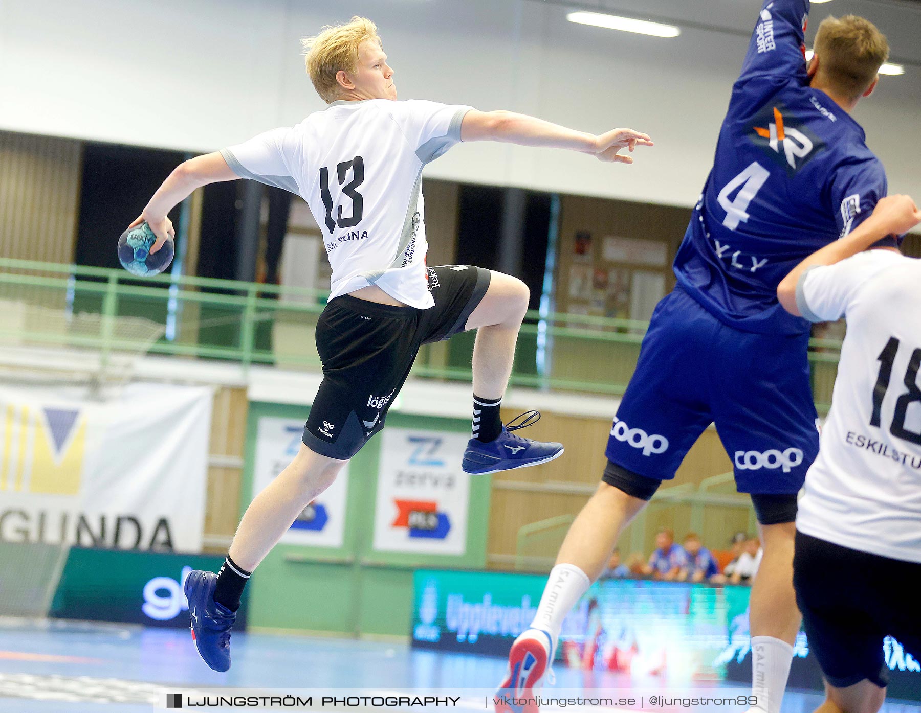 IFK Skövde HK-Eskilstuna Guif 32-21,herr,Arena Skövde,Skövde,Sverige,Handboll,,2021,265043