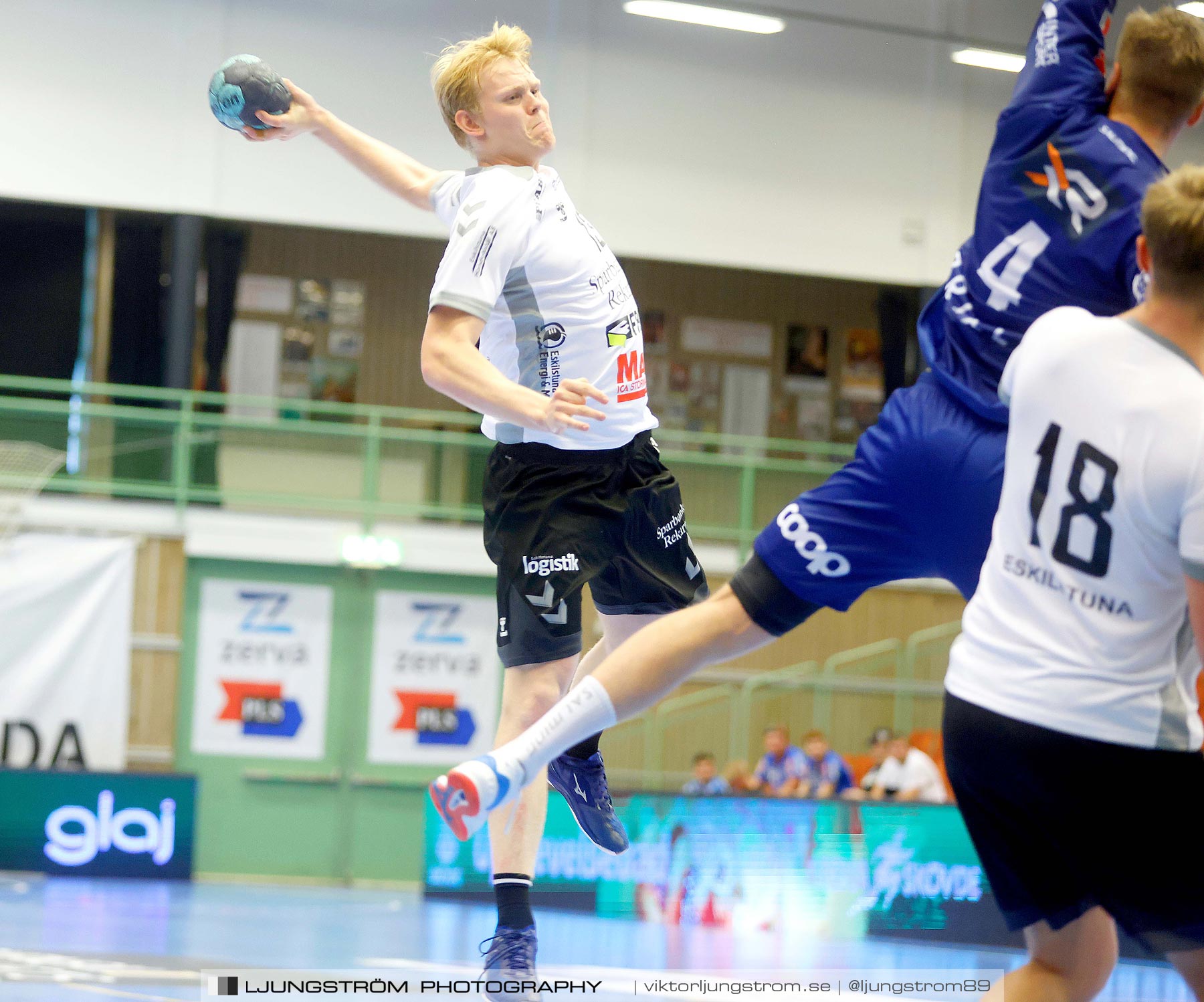 IFK Skövde HK-Eskilstuna Guif 32-21,herr,Arena Skövde,Skövde,Sverige,Handboll,,2021,265045