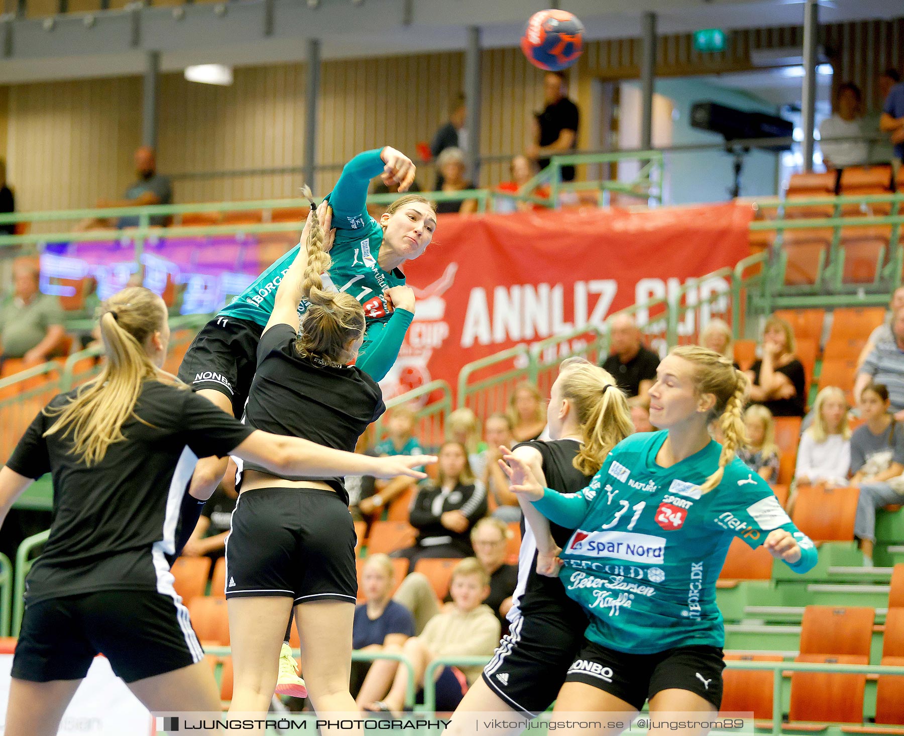 Annliz Cup Superelit FINAL Viborg HK-Ajax København 33-20,dam,Arena Skövde,Skövde,Sverige,Handboll,,2021,268732