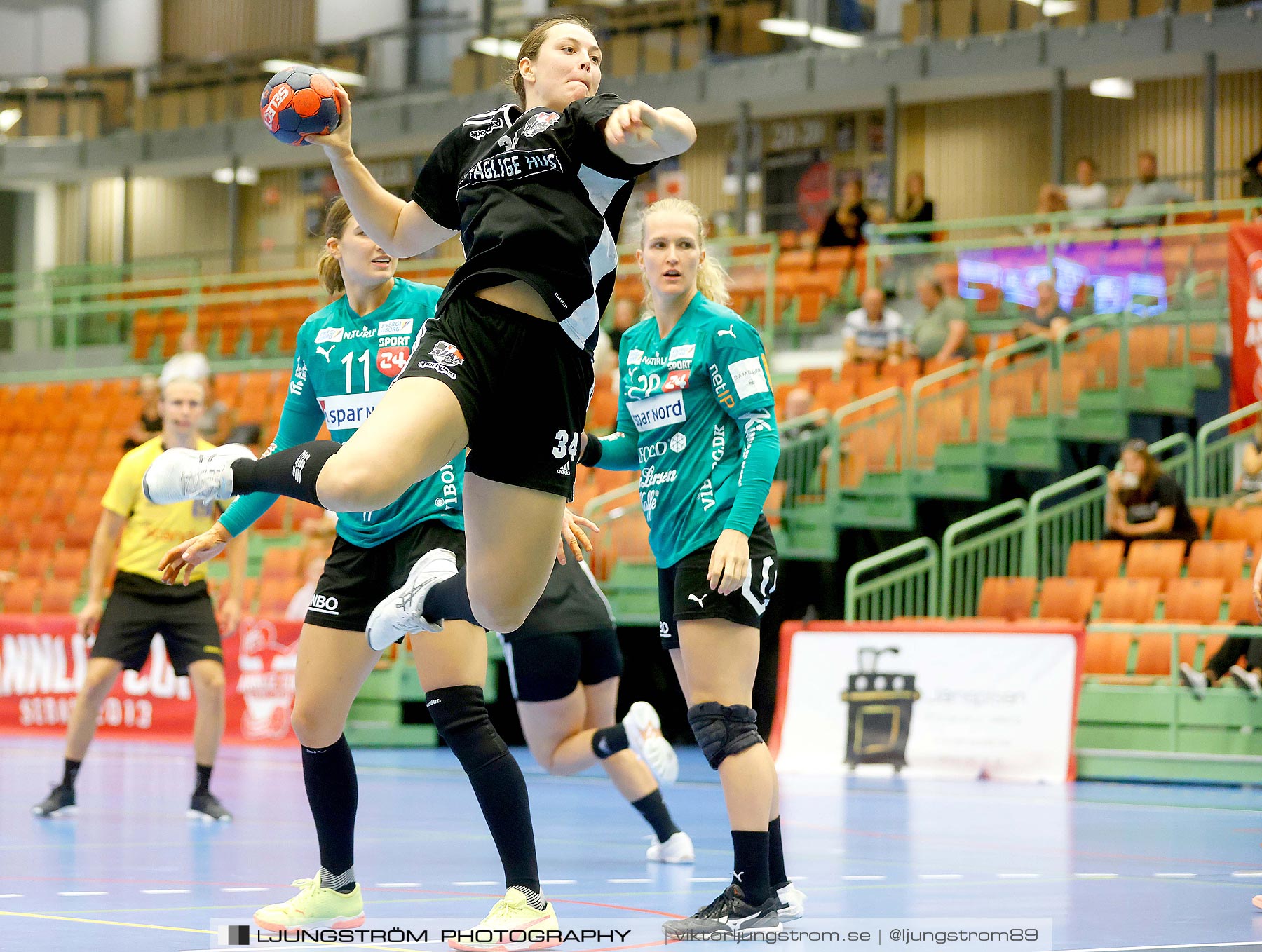 Annliz Cup Superelit FINAL Viborg HK-Ajax København 33-20,dam,Arena Skövde,Skövde,Sverige,Handboll,,2021,268877