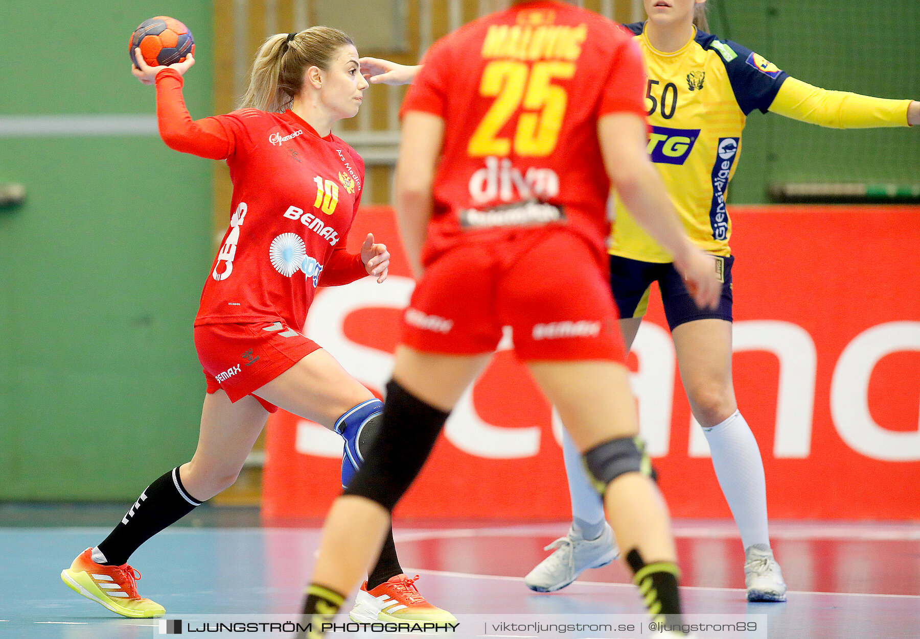 Landskamp Sverige-Montenegro 31-26,dam,Arena Skövde,Skövde,Sverige,Handboll,,2021,273193