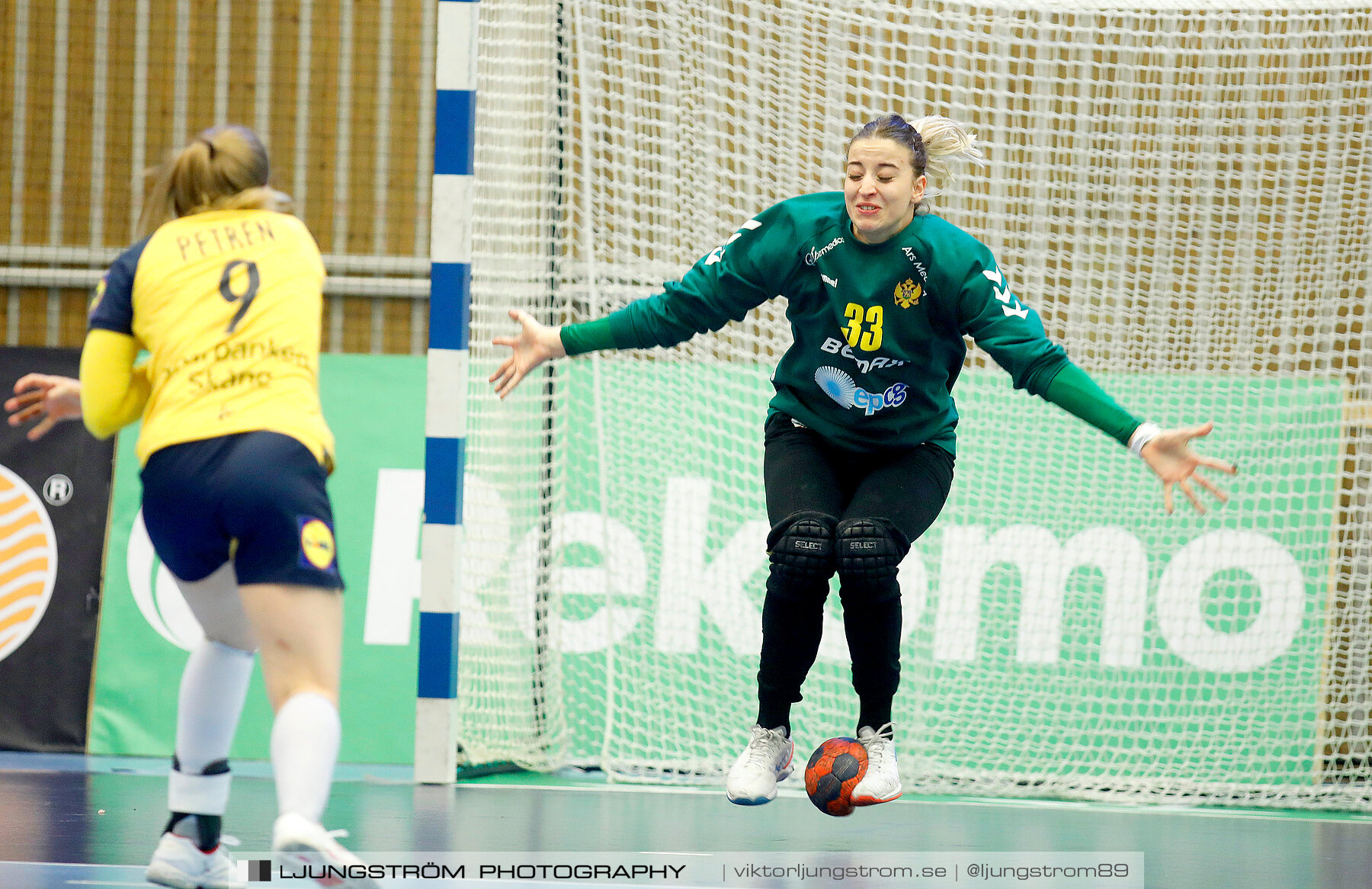 Landskamp Sverige-Montenegro 31-26,dam,Arena Skövde,Skövde,Sverige,Handboll,,2021,273681