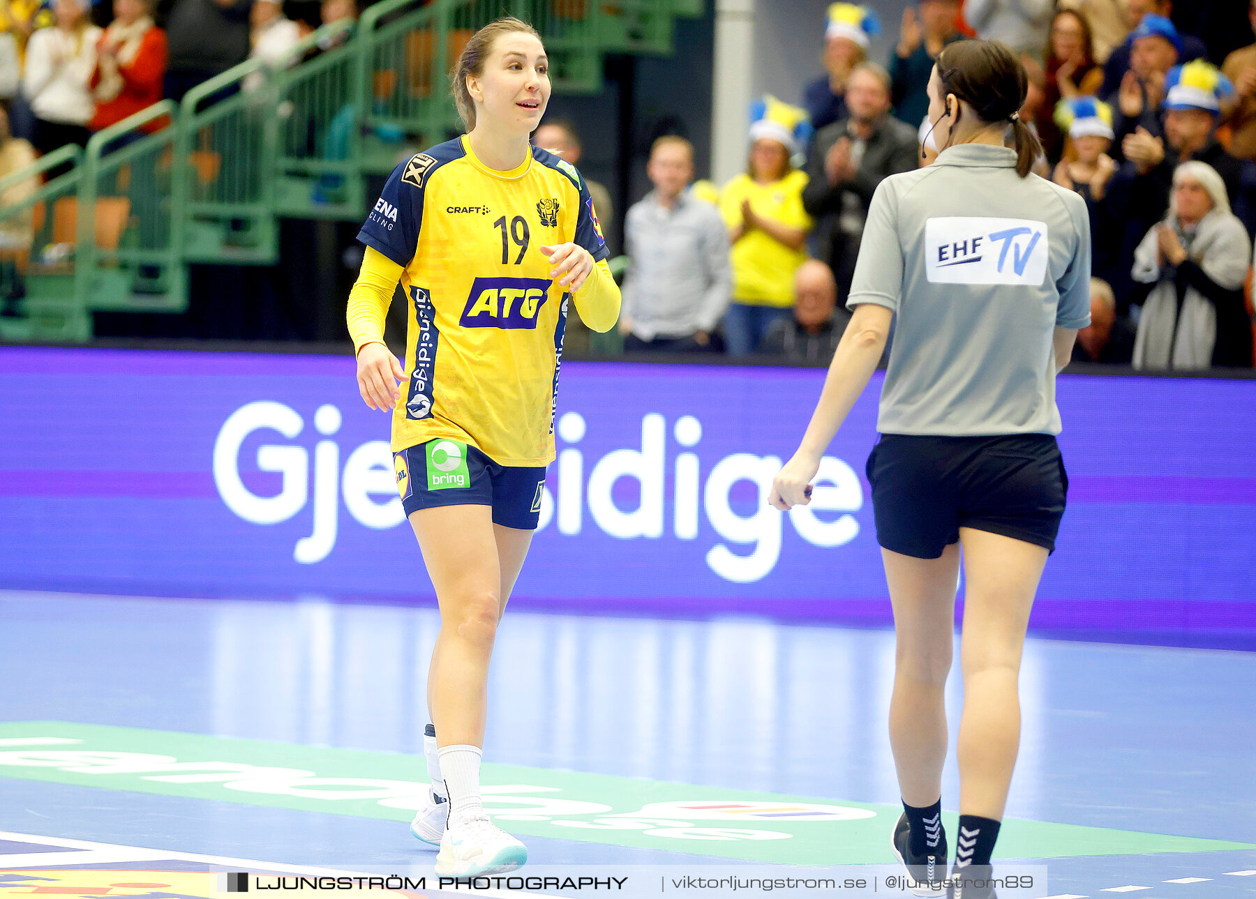 Landskamp Sverige-Montenegro 31-26,dam,Arena Skövde,Skövde,Sverige,Handboll,,2021,273702