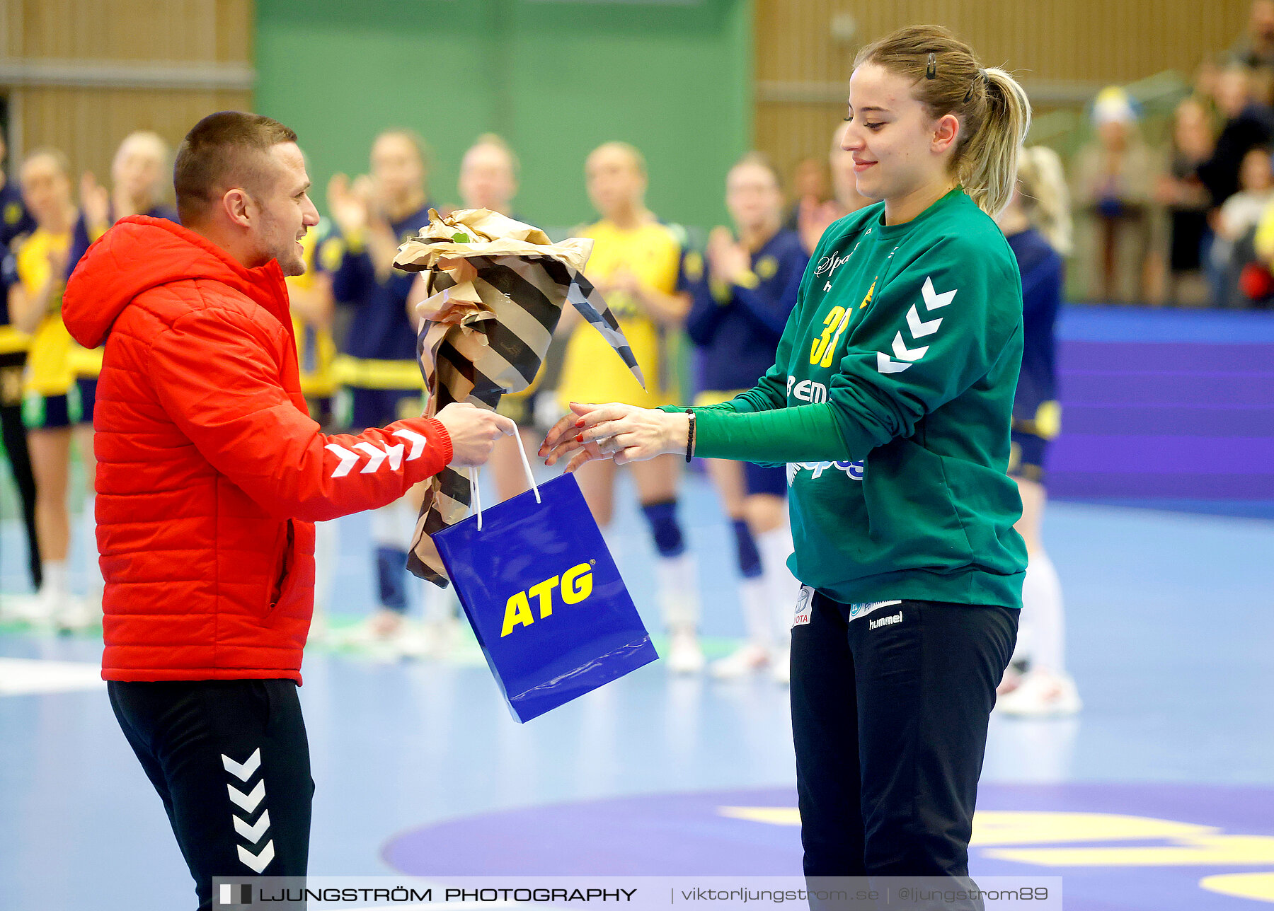 Landskamp Sverige-Montenegro 31-26,dam,Arena Skövde,Skövde,Sverige,Handboll,,2021,273737