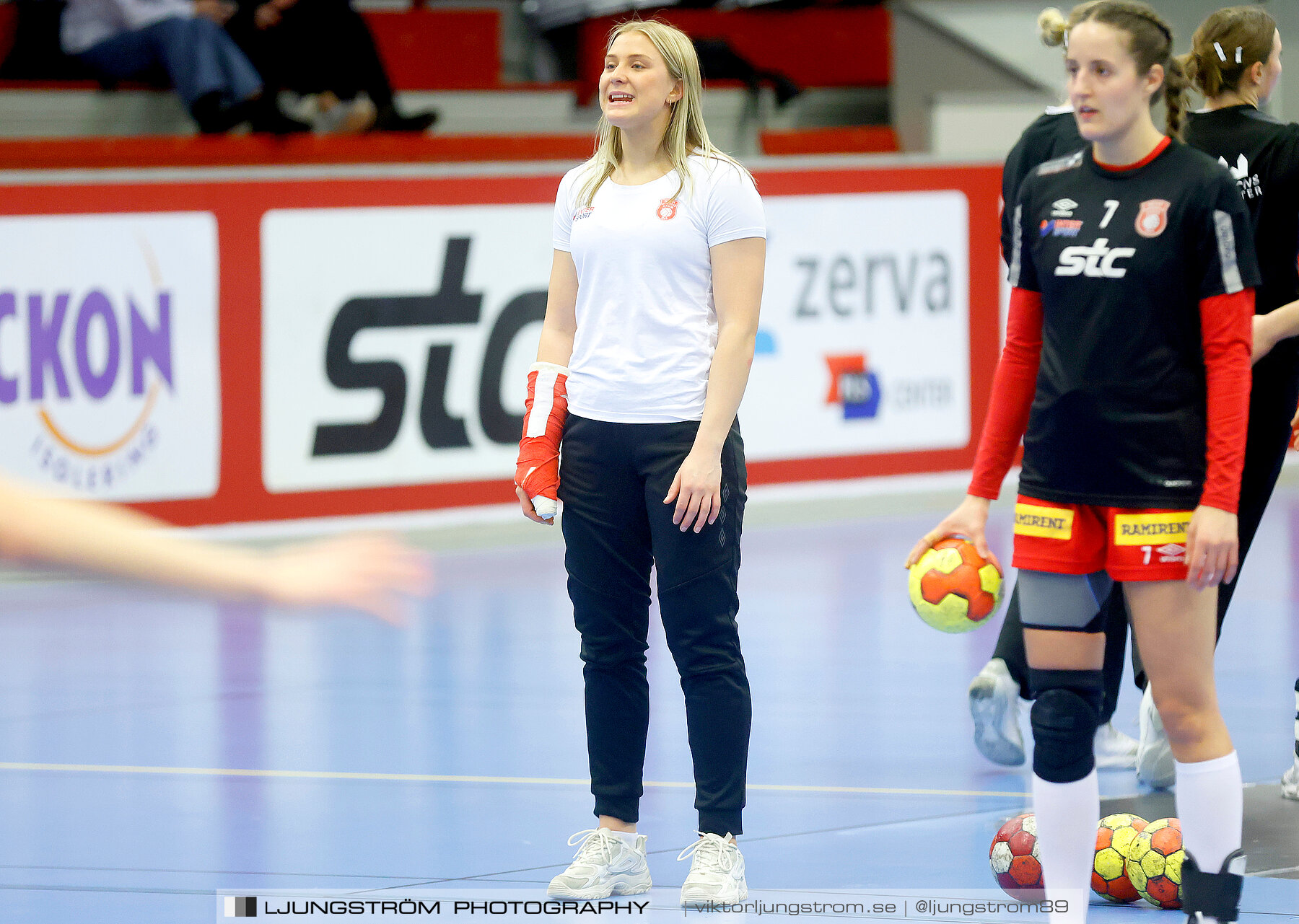 Skövde HF-Lugi HF 32-26,dam,Skövde Idrottshall,Skövde,Sverige,Handboll,,2022,274994