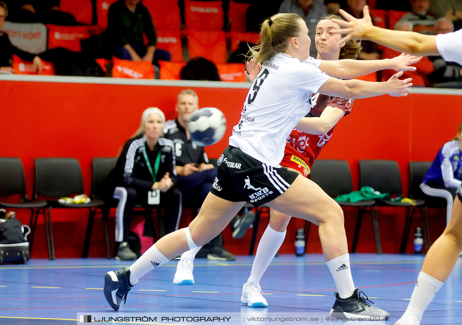 Skövde HF-Kungälvs HK 27-34,dam,Skövde Idrottshall,Skövde,Sverige,Handboll,,2022,277341