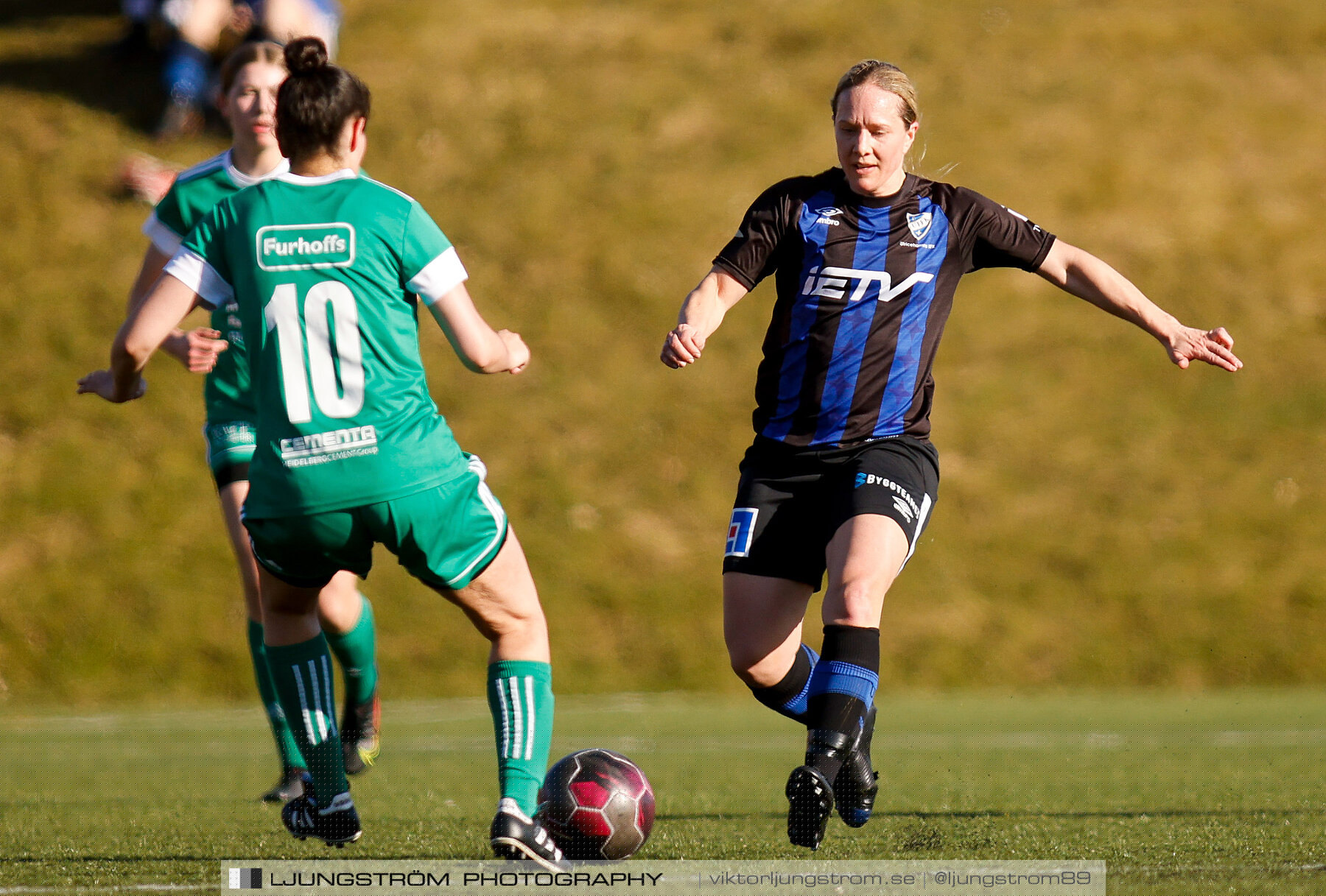 Ulricehamns IFK-Våmbs IF 6-2,dam,Lassalyckans IP,Ulricehamn,Sverige,Fotboll,,2022,282163