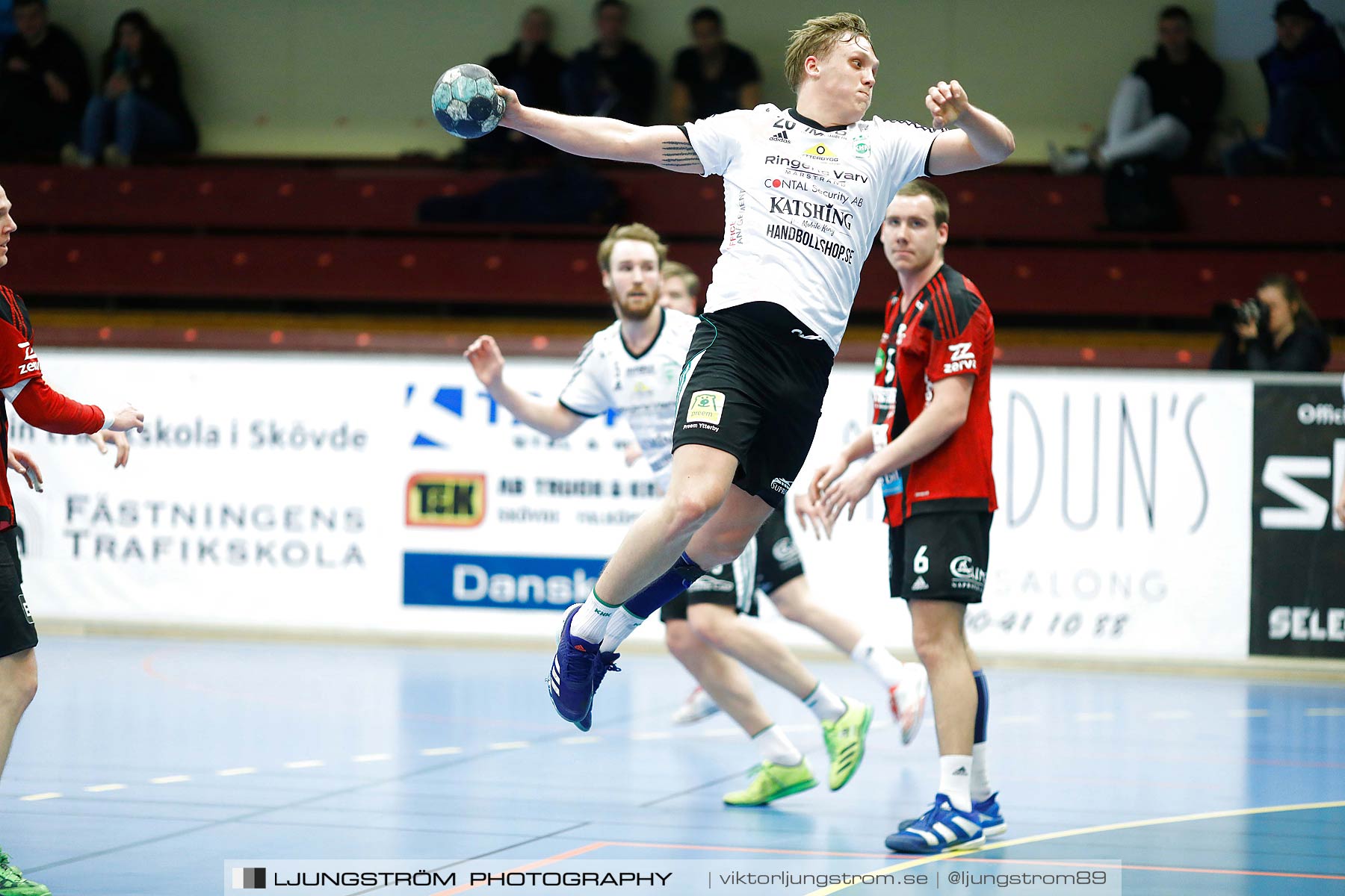 HK Country-Kungälvs HK 24-32,herr,Skövde Idrottshall,Skövde,Sverige,Handboll,,2018,199104