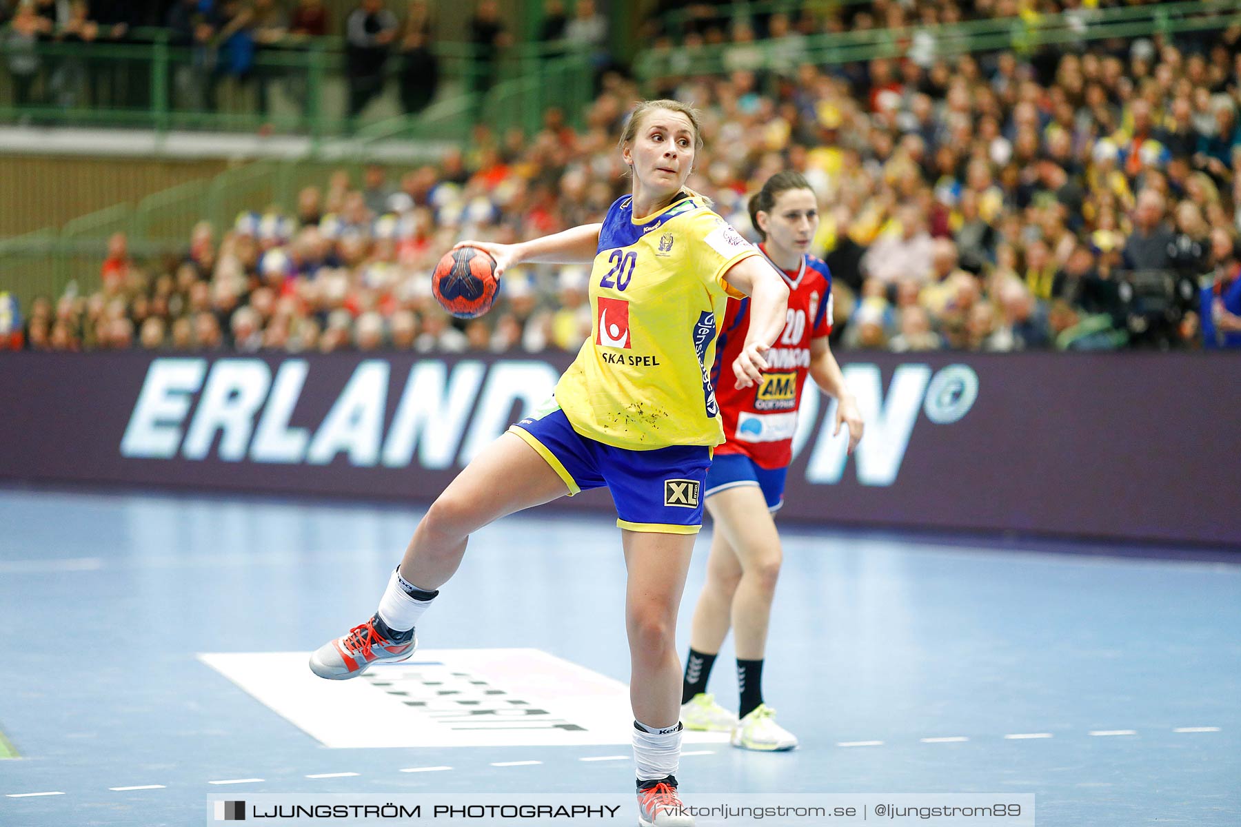 EM-Kval Sverige-Serbien 31-30,dam,Arena Skövde,Skövde,Sverige,Handboll,,2018,199664